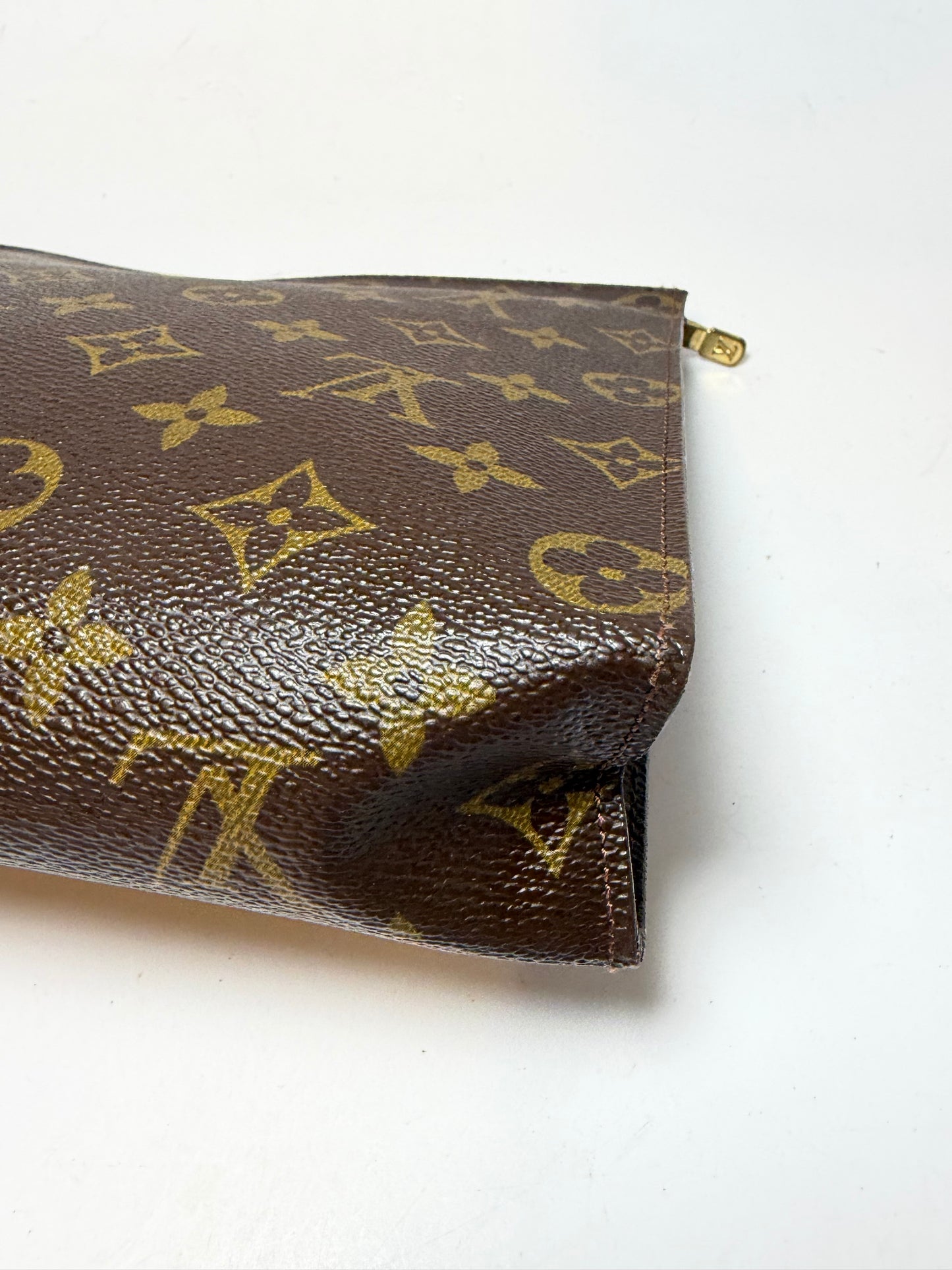 Louis Vuitton Toiletry Pouch 26 Monogram