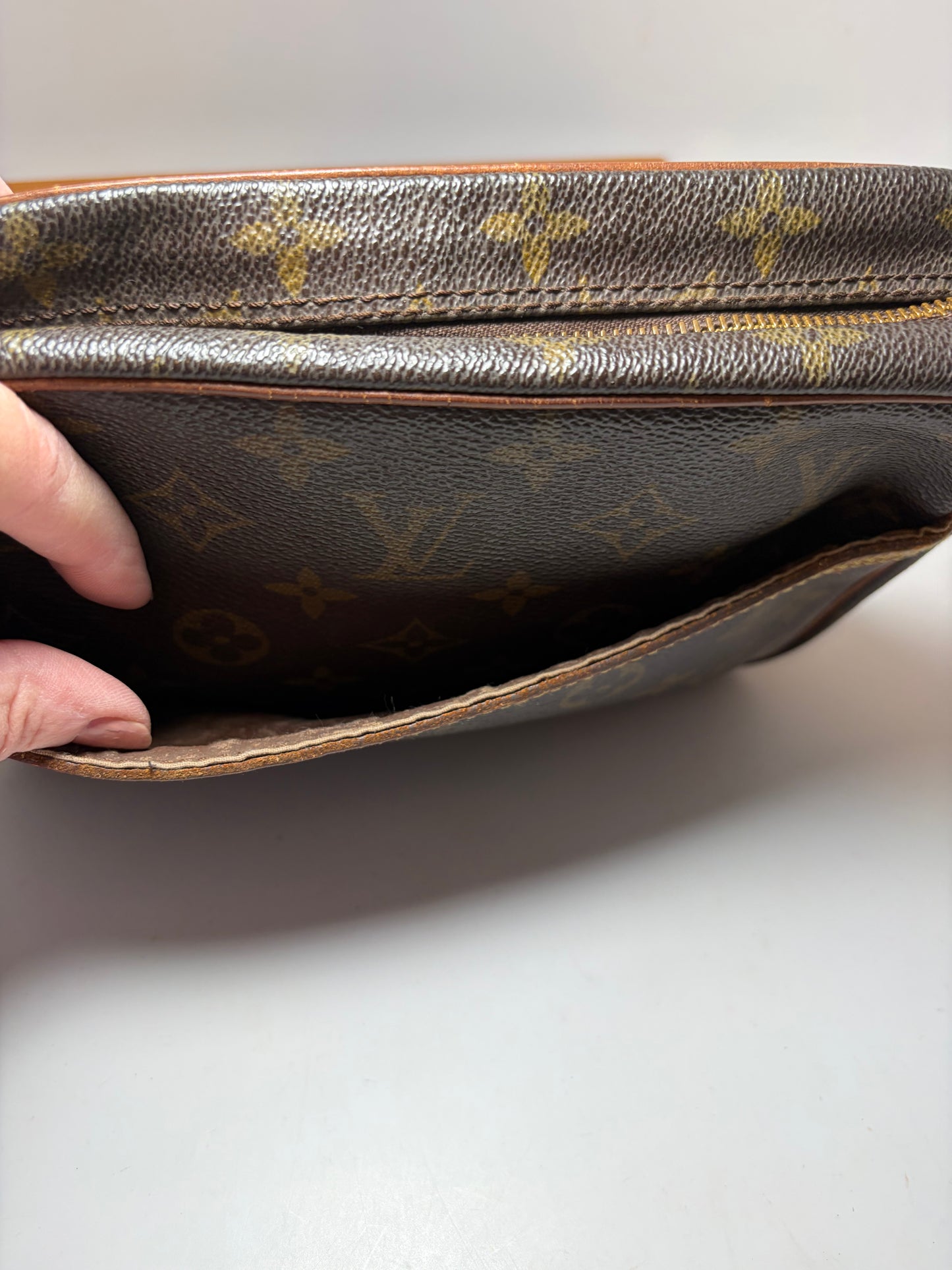 Louis Vuitton Compeigne 23 monogram clutch/pouch