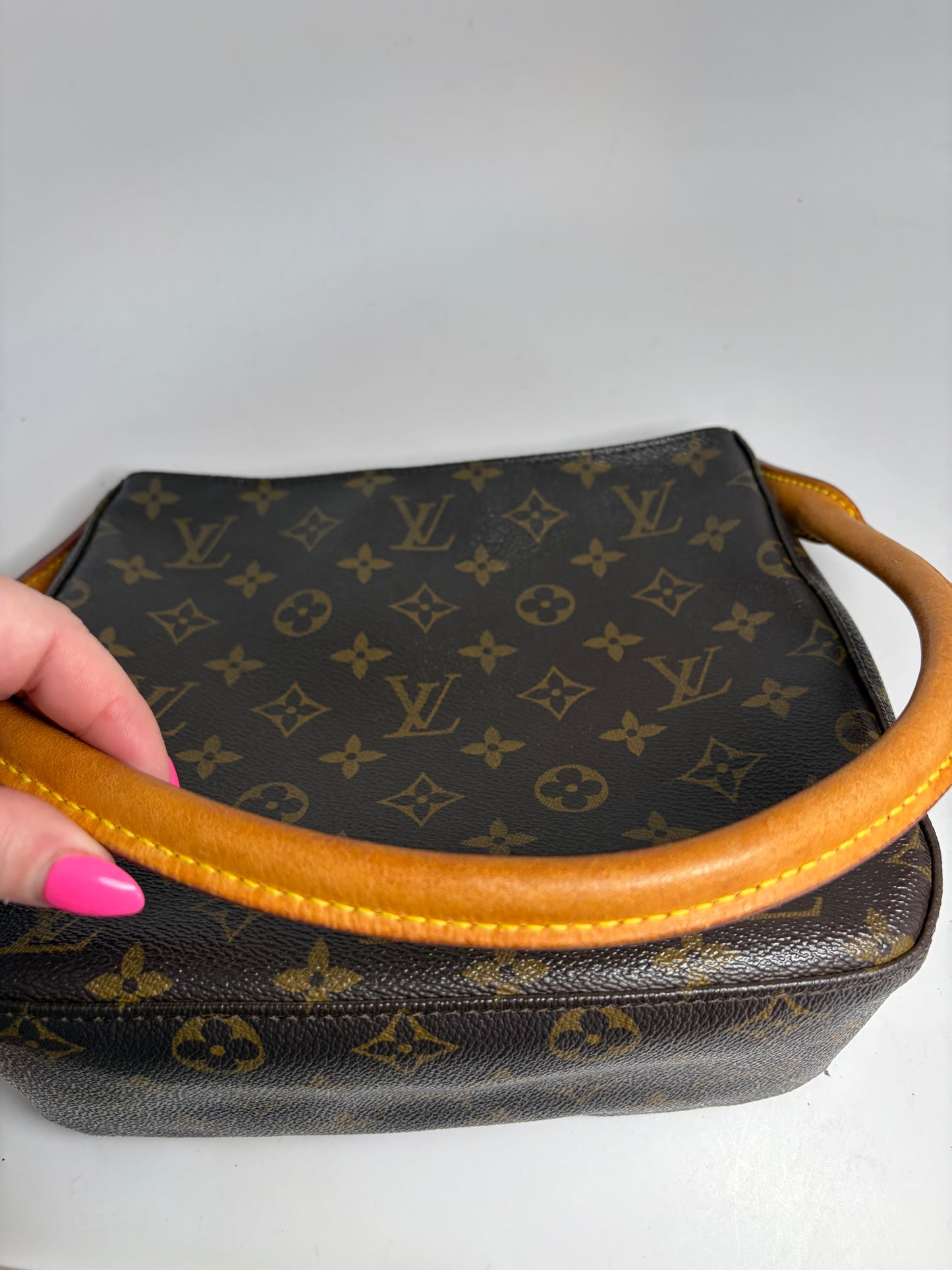 Louis Vuitton Looping MM Monogram Shoulder Bag