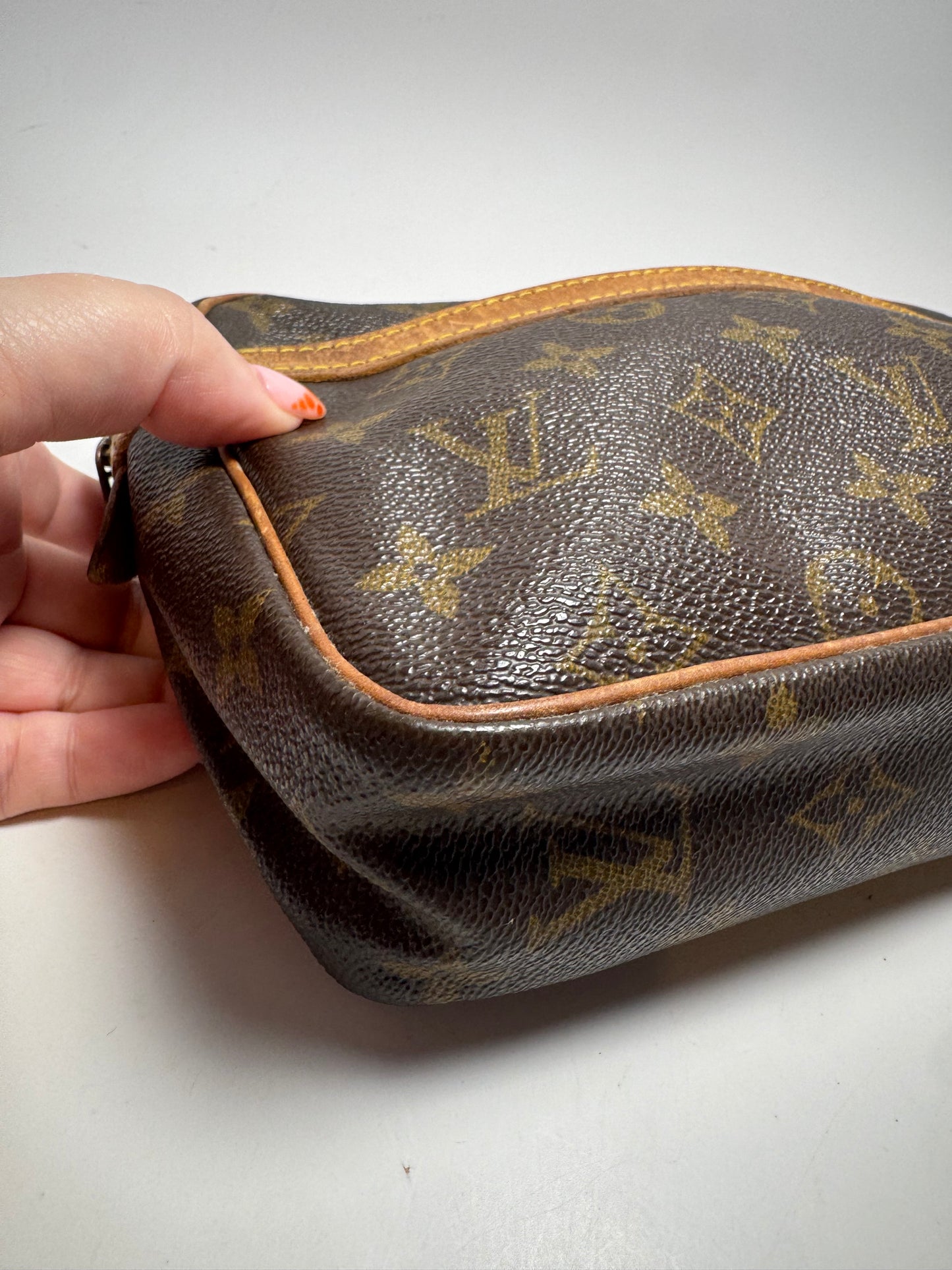 Louis Vuitton Compeigne 23 Monogram Clutch/Toiletry Cosmetic Bag