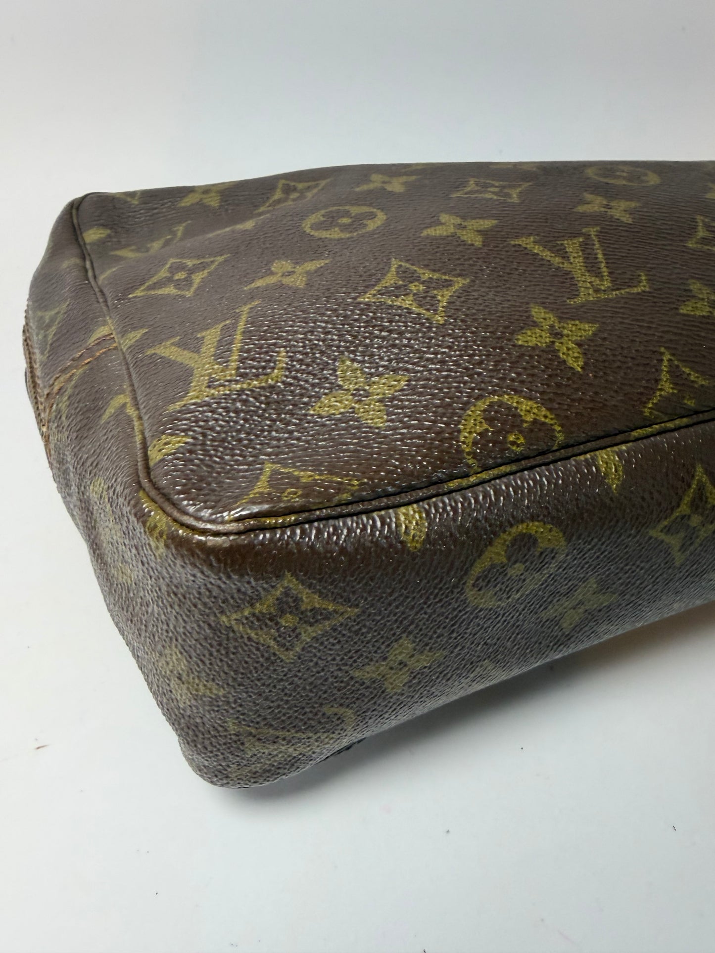 Louis Vuitton Trousse 28 Monogram Pouch/Toiletry Bag