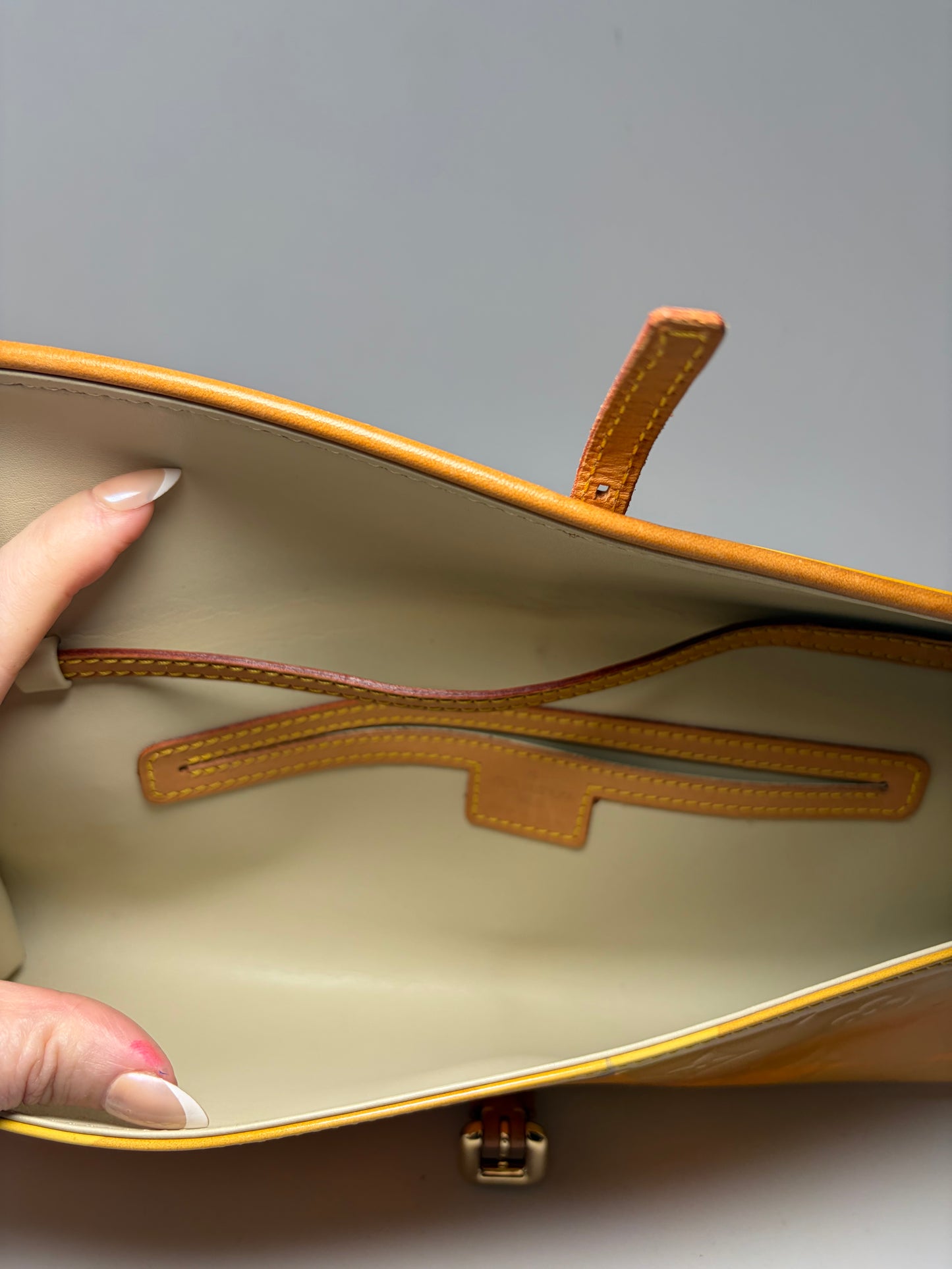 Louis Vuitton Monogram Vernis Fleurs Pochette Vintage Crossbody