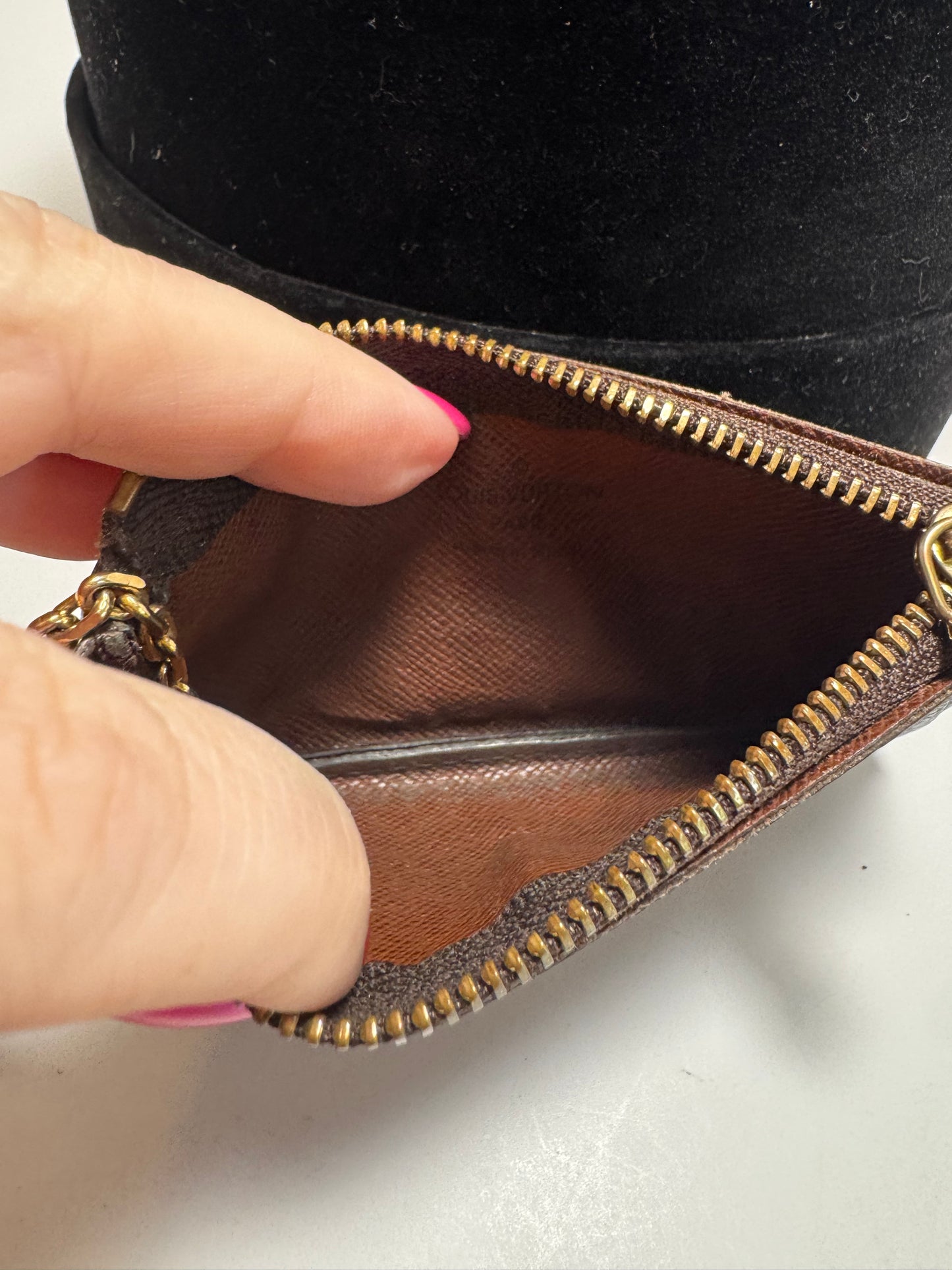 Louis Vuitton Key Cles/Key Pouch Monogram