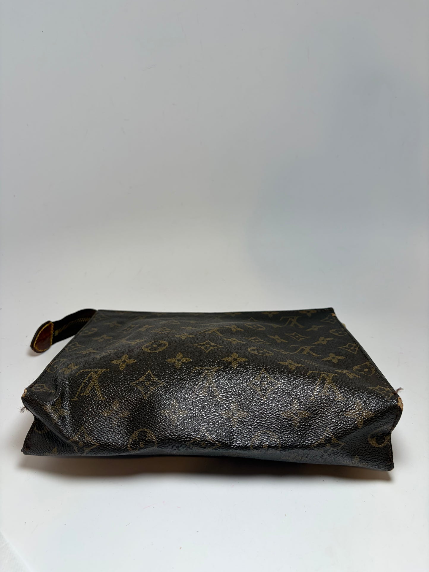 Louis Vuitton Toiletry Pouch 26 Monogram