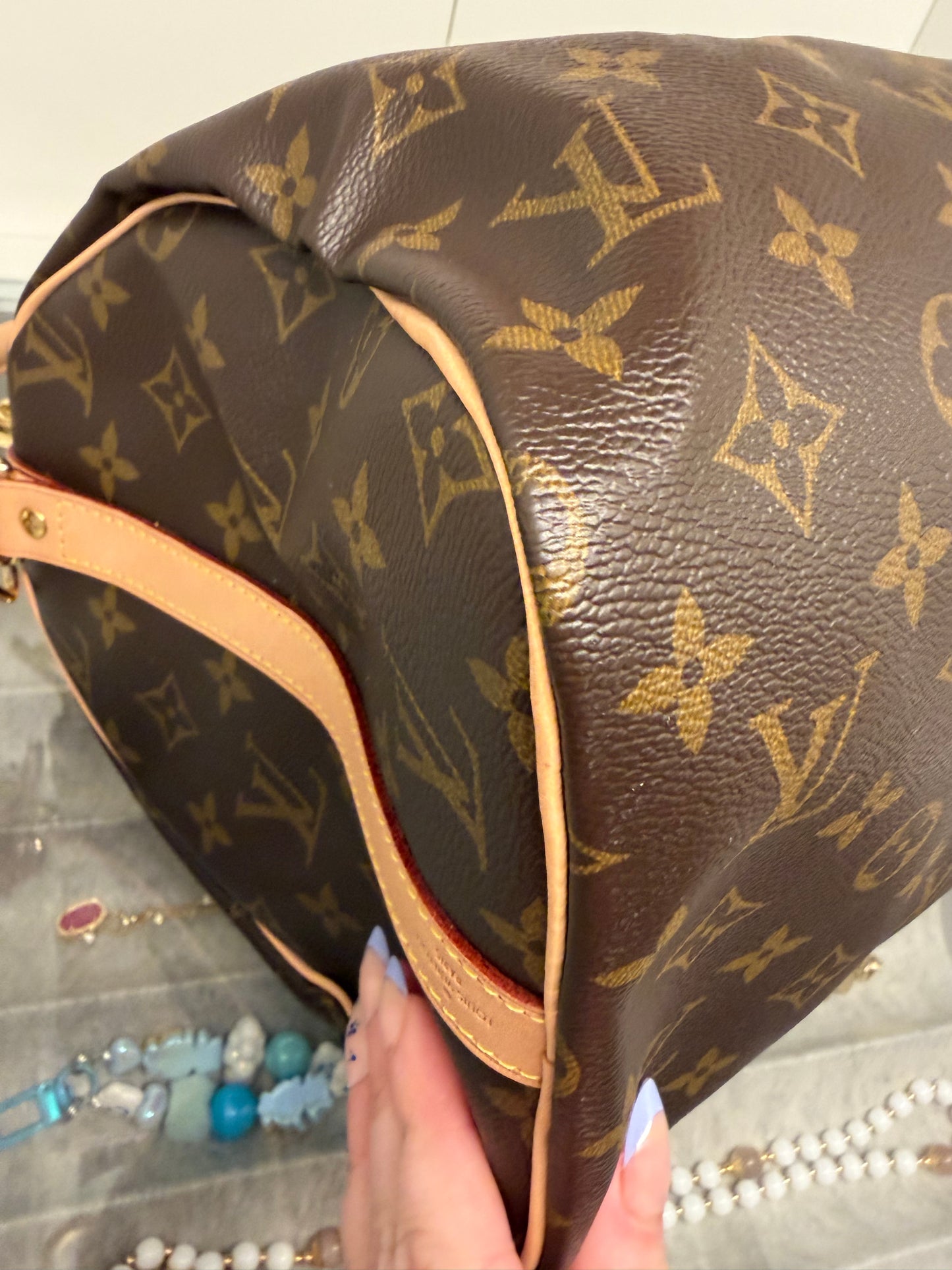 Louis Vuitton Speedy 30 Bandoulière Monogram w/COA Excellent Condition