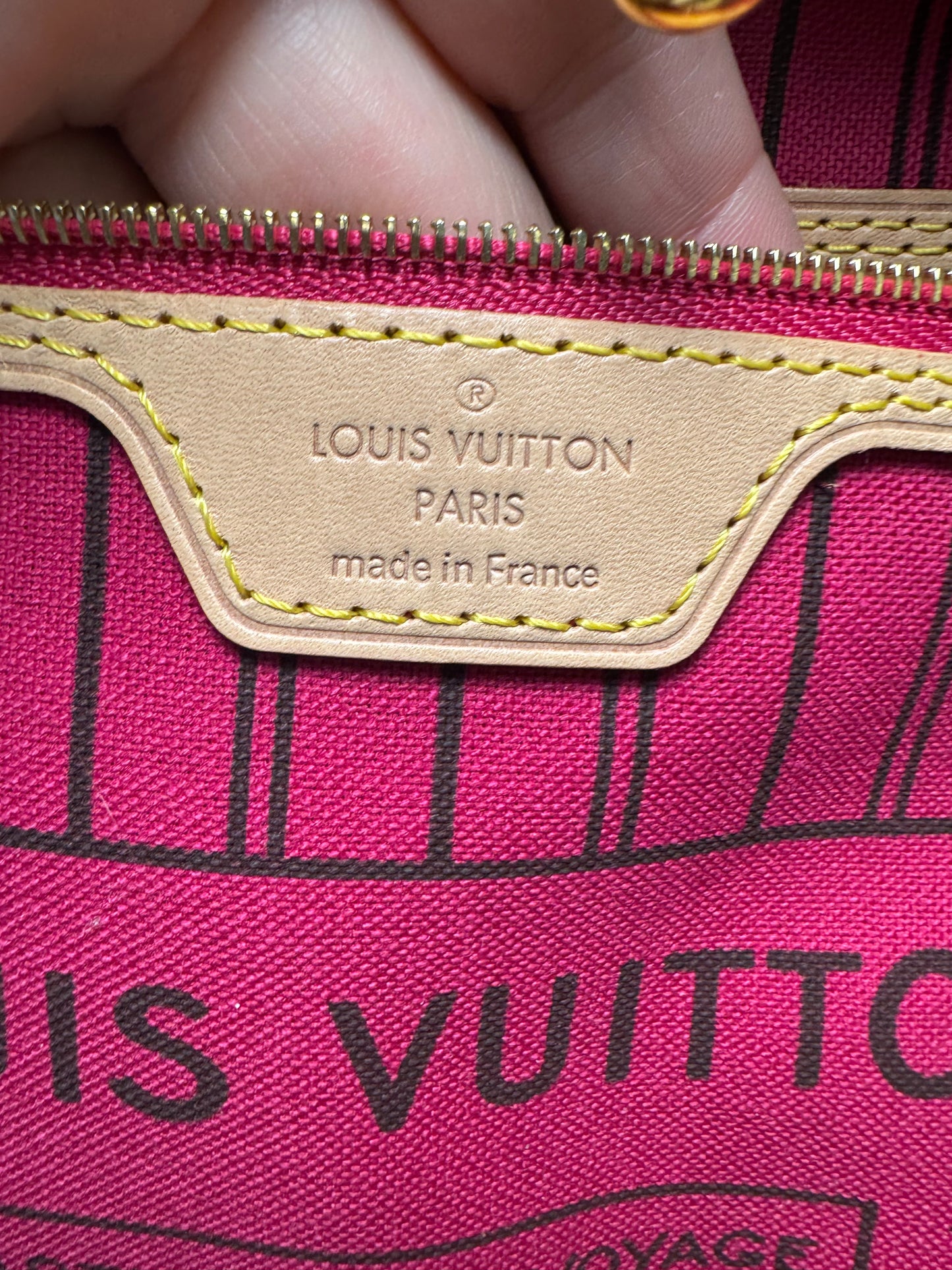 Louis Vuitton Neverfull MM Monogram Pivoine Interior – 2020 France