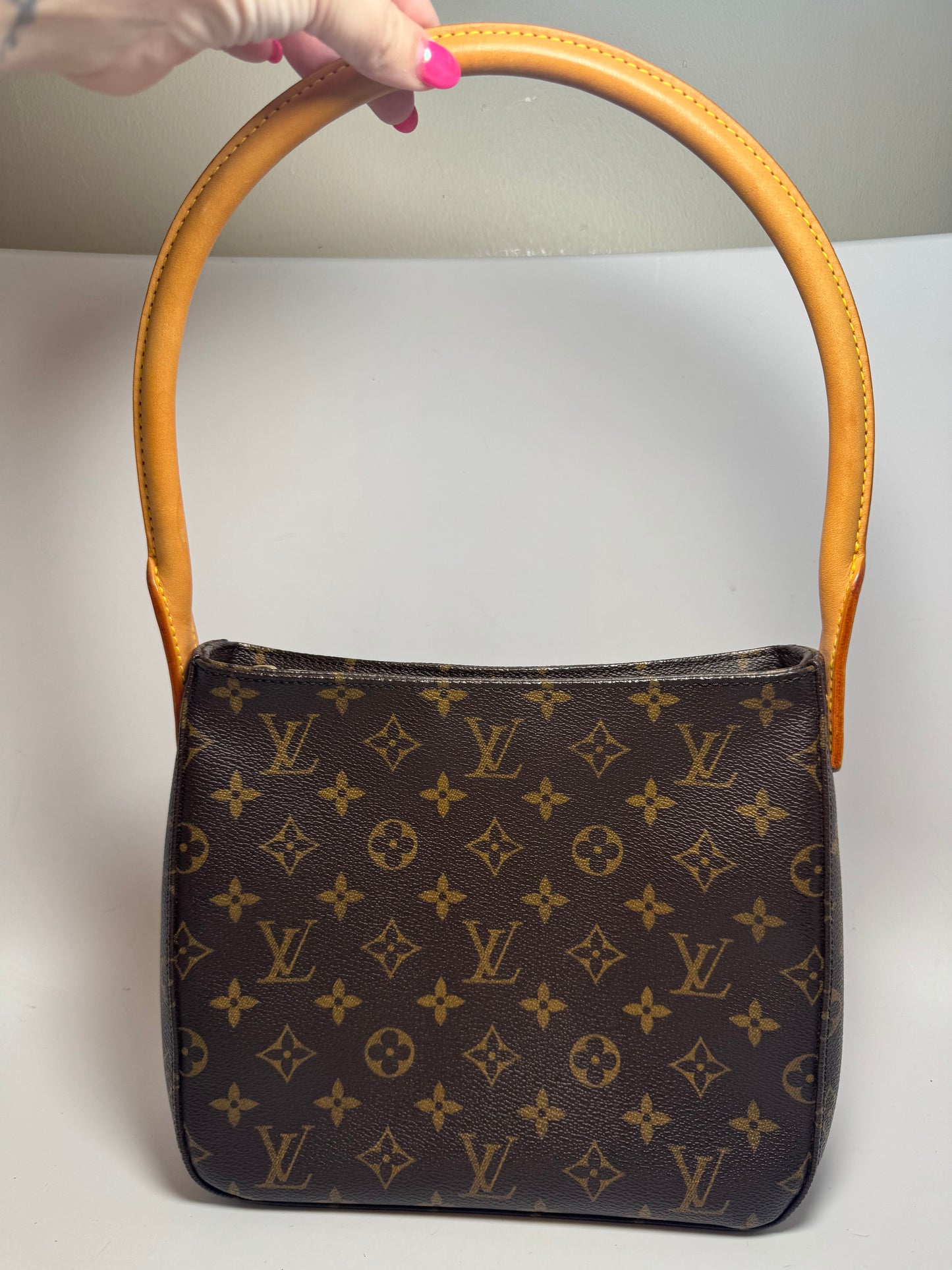 Louis Vuitton Looping MM Monogram Shoulder Bag