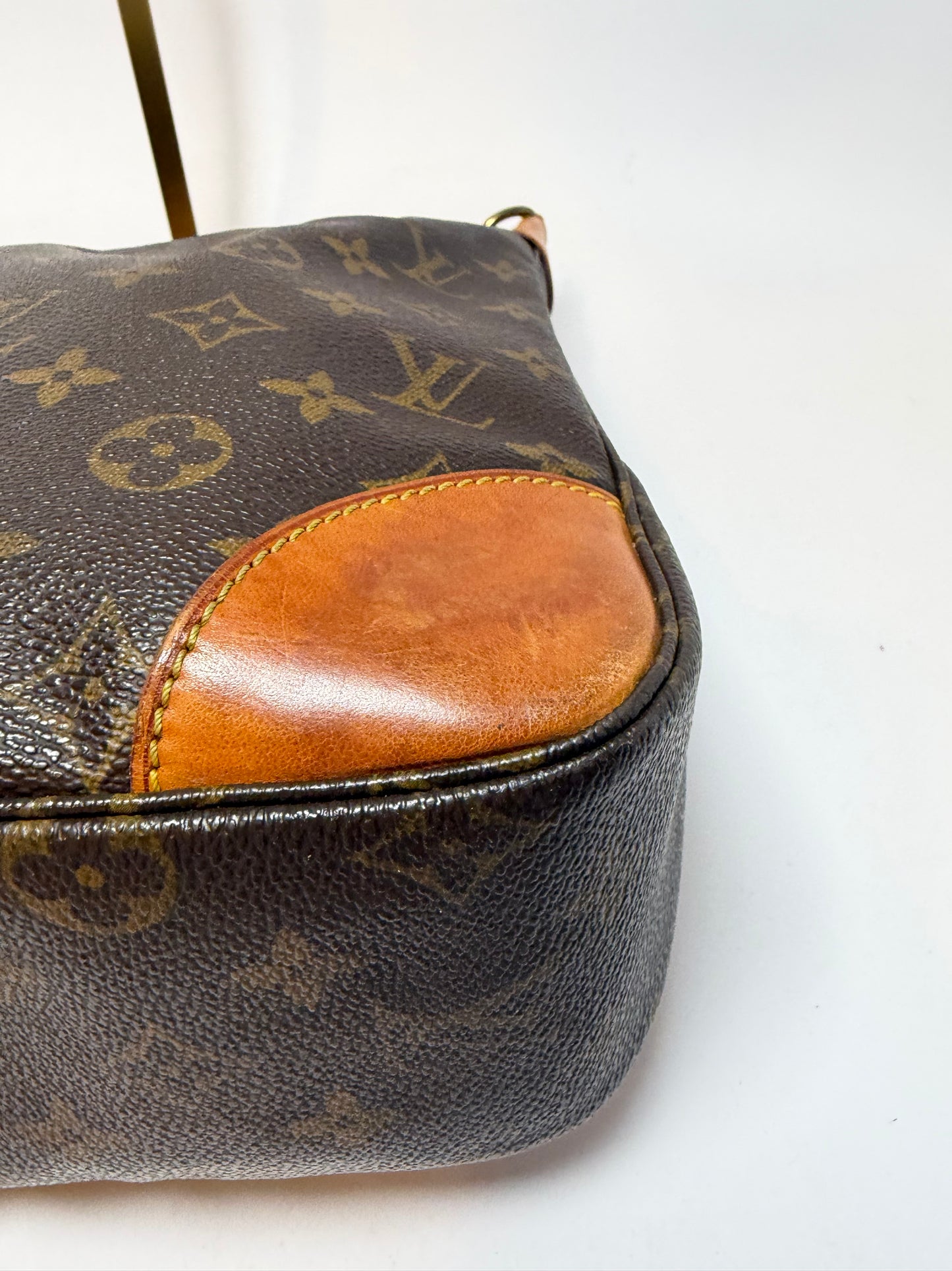 Louis Vuitton Boulogne 30 Monogram Shoulder Bag