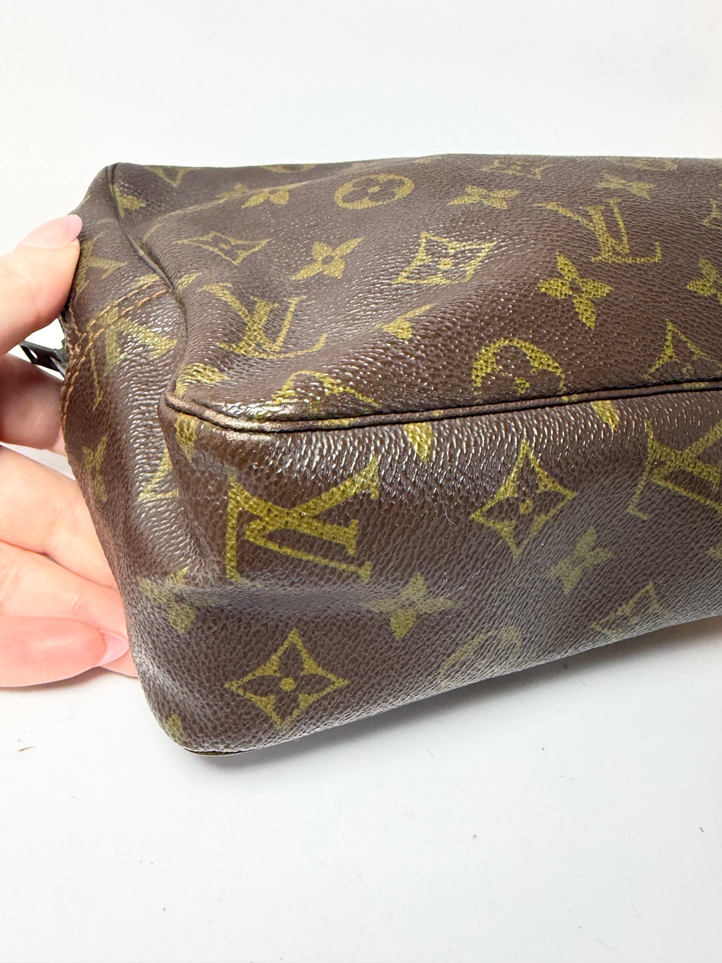 Louis Vuitton Trousse 28 Monogram Pouch/Toiletry Bag