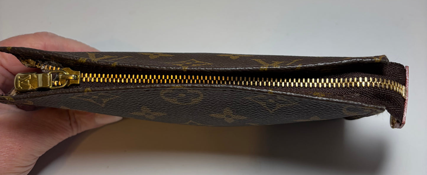 Louis Vuitton Bucket PM Toiletry Pouch Monogram, Made in France February 1999