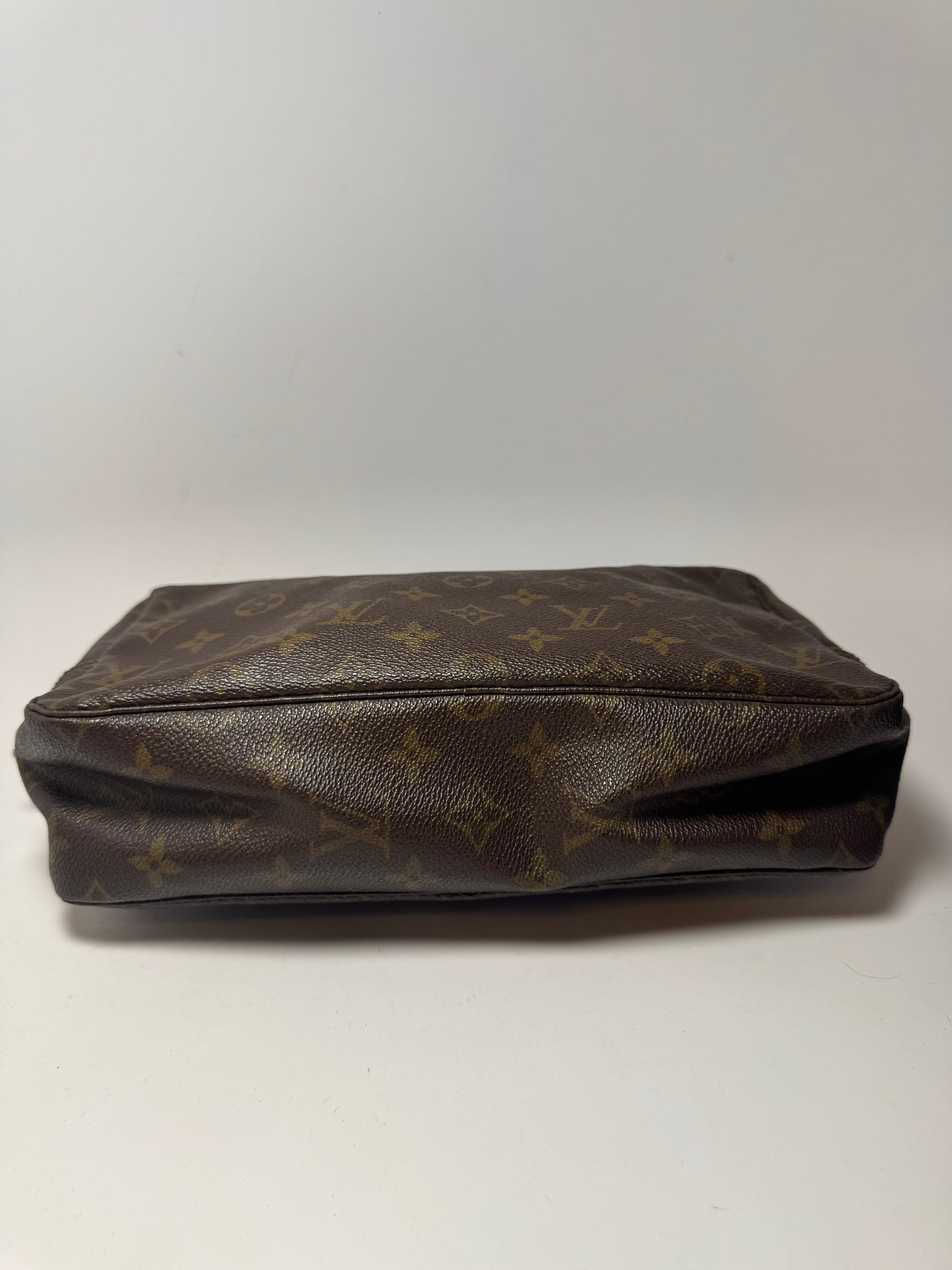 Louis Vuitton Trousse 28 Monogram Toiletry Pouch