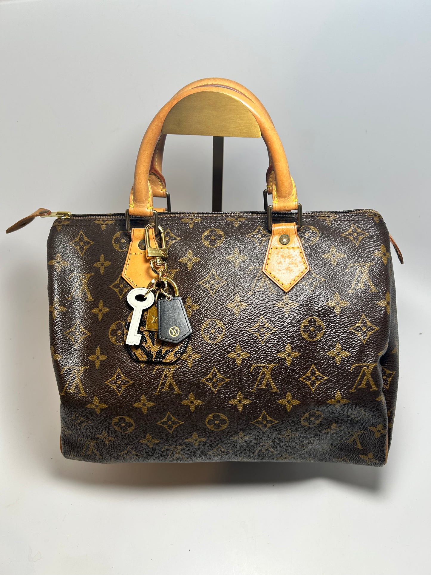 Louis Vuitton Boîte Chapeau Monogram Jungle Print Collection Bag Charm & Key Holder