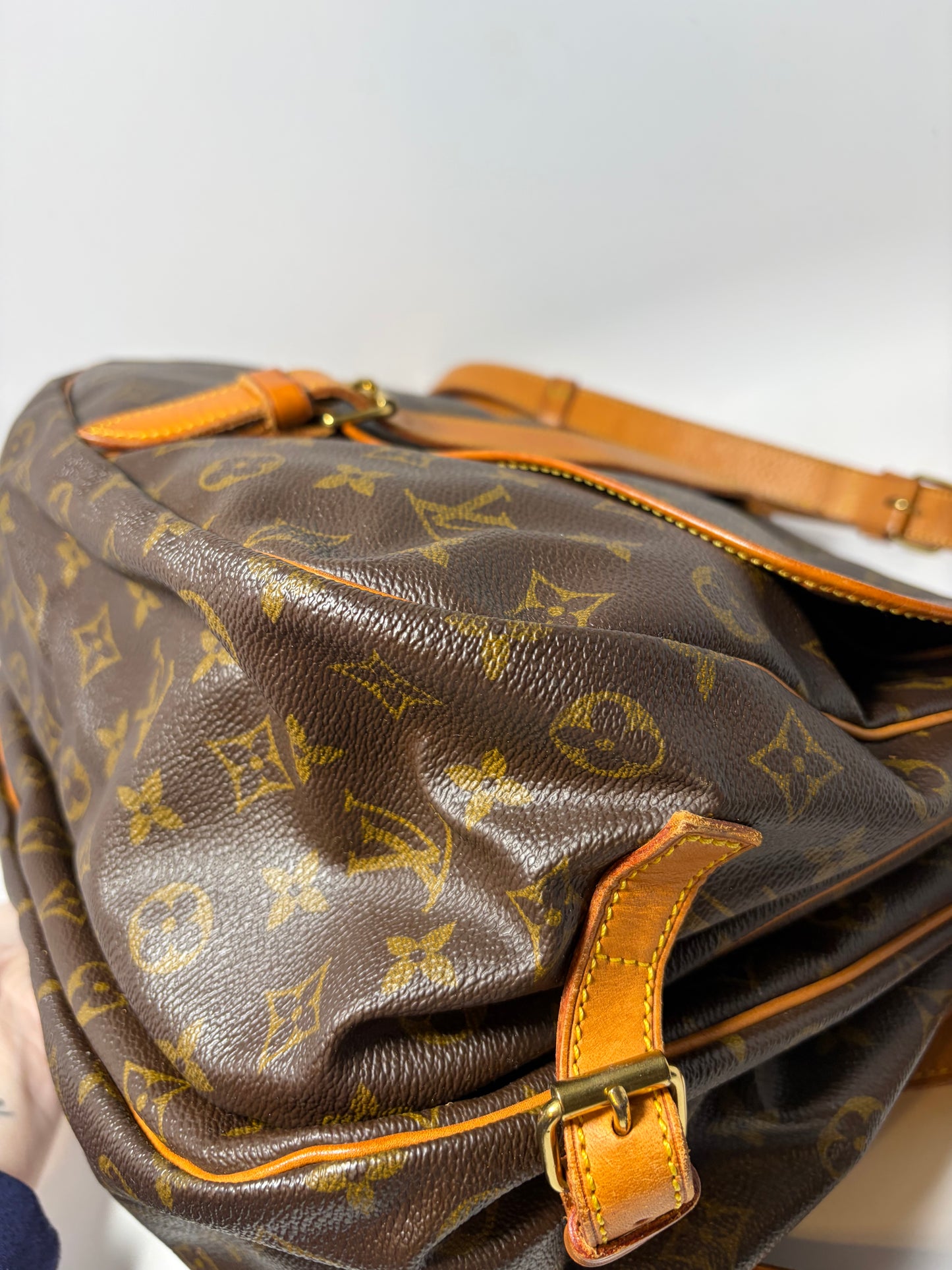 Louis Vuitton Samur 35 Monogram Crossbody