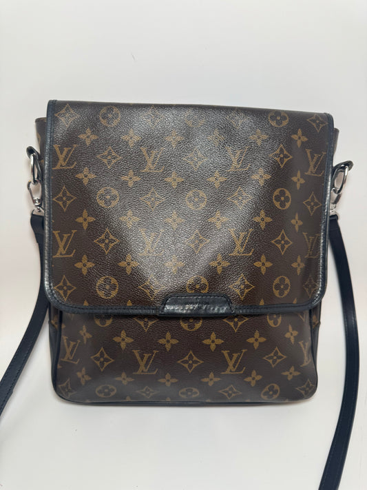 Louis Vuitton Macassar Bass GM Black Leather & Monogram Crossbody