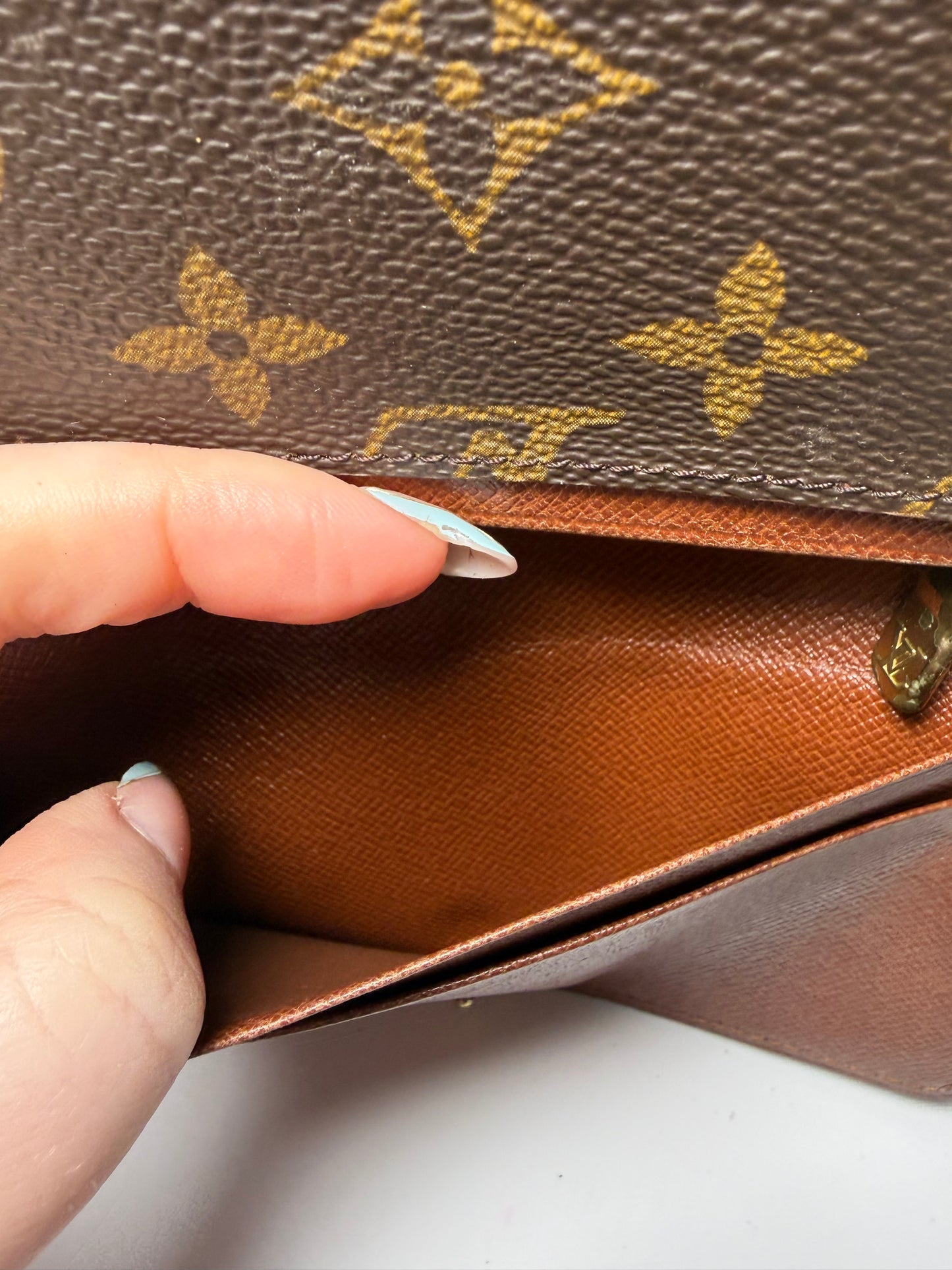Louis Vuitton Porte Monnaie Billets Tressor Monogram Wallet