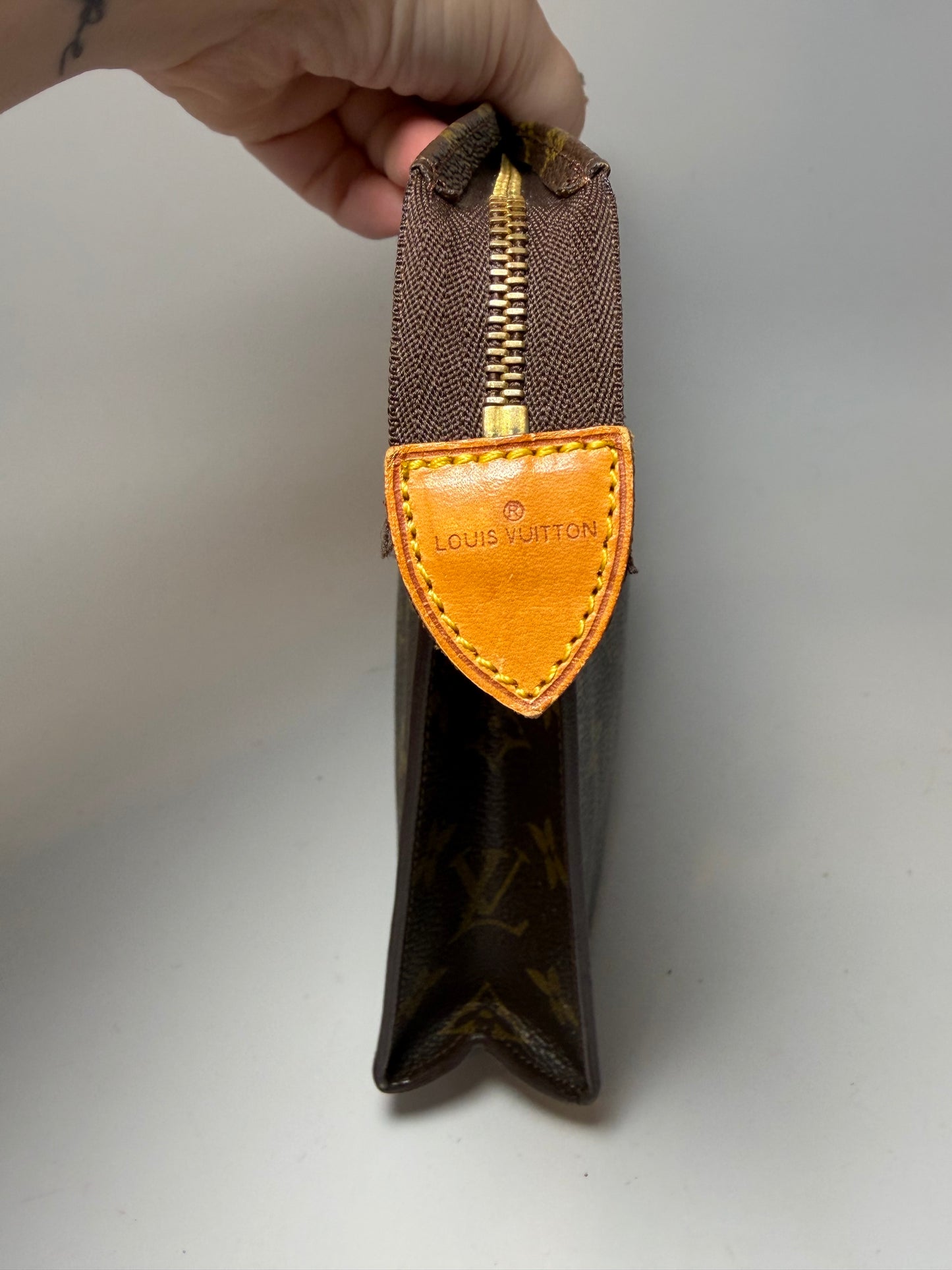 Louis Vuitton Toiletry Pouch 26 Monogram