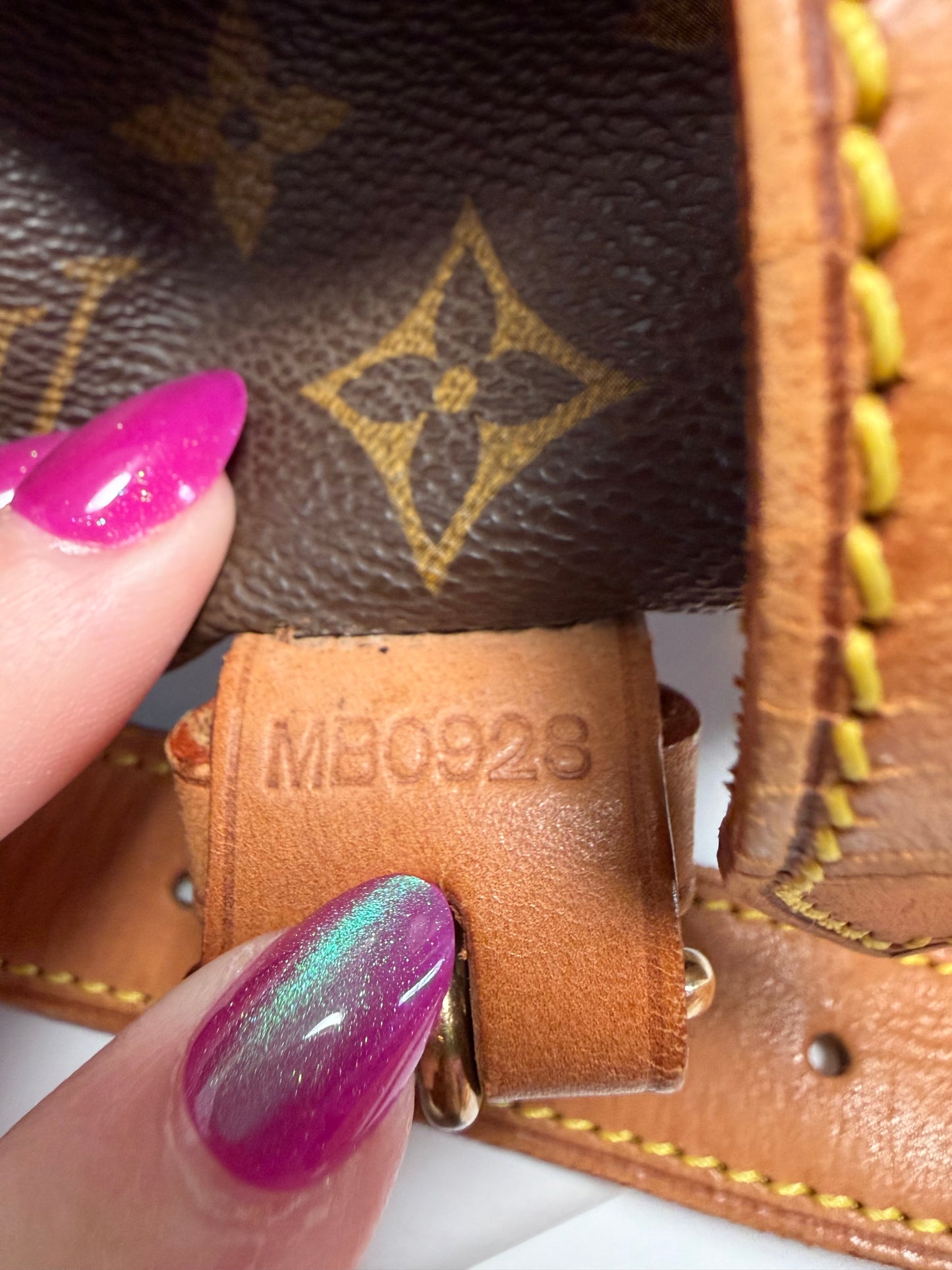 Louis Vuitton Saumur 35 Monogram Crossbody/Shoulder Bag