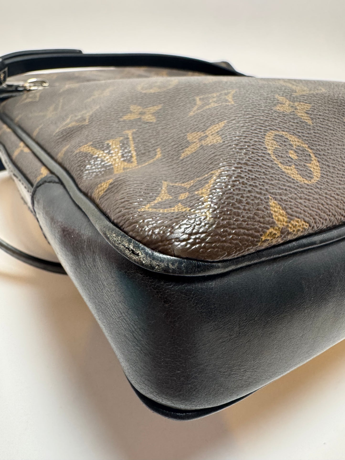 Louis Vuitton Macassar Bass GM Black Leather & Monogram Crossbody