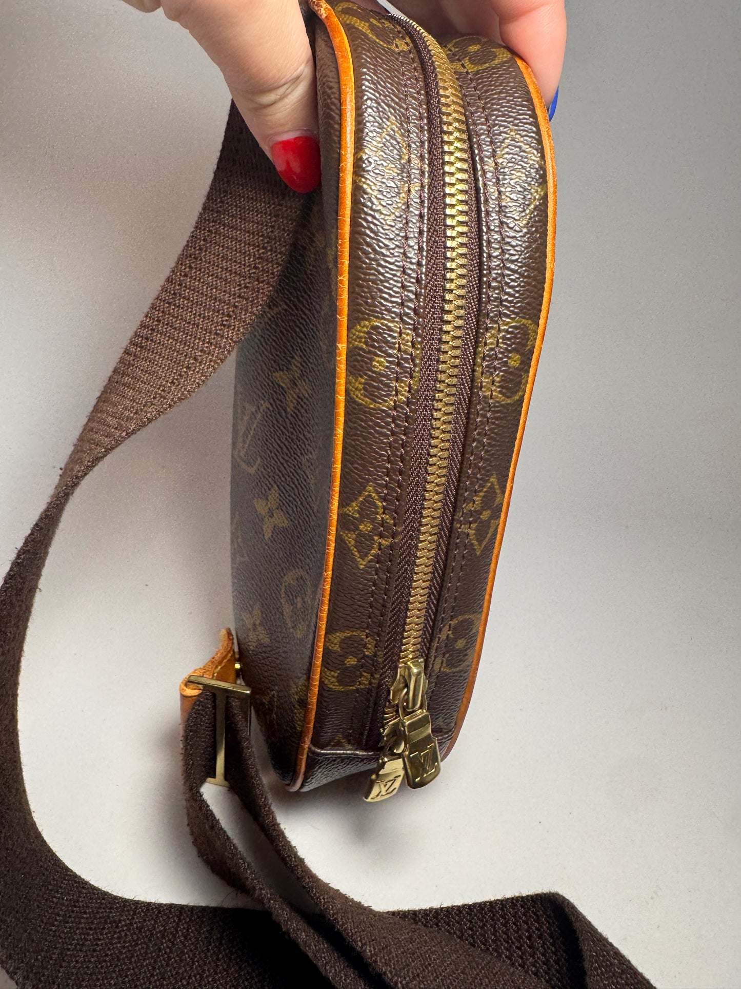 Louis Vuitton Monogram Gange Pochette Bum Bag/Sling Bag March 2001
