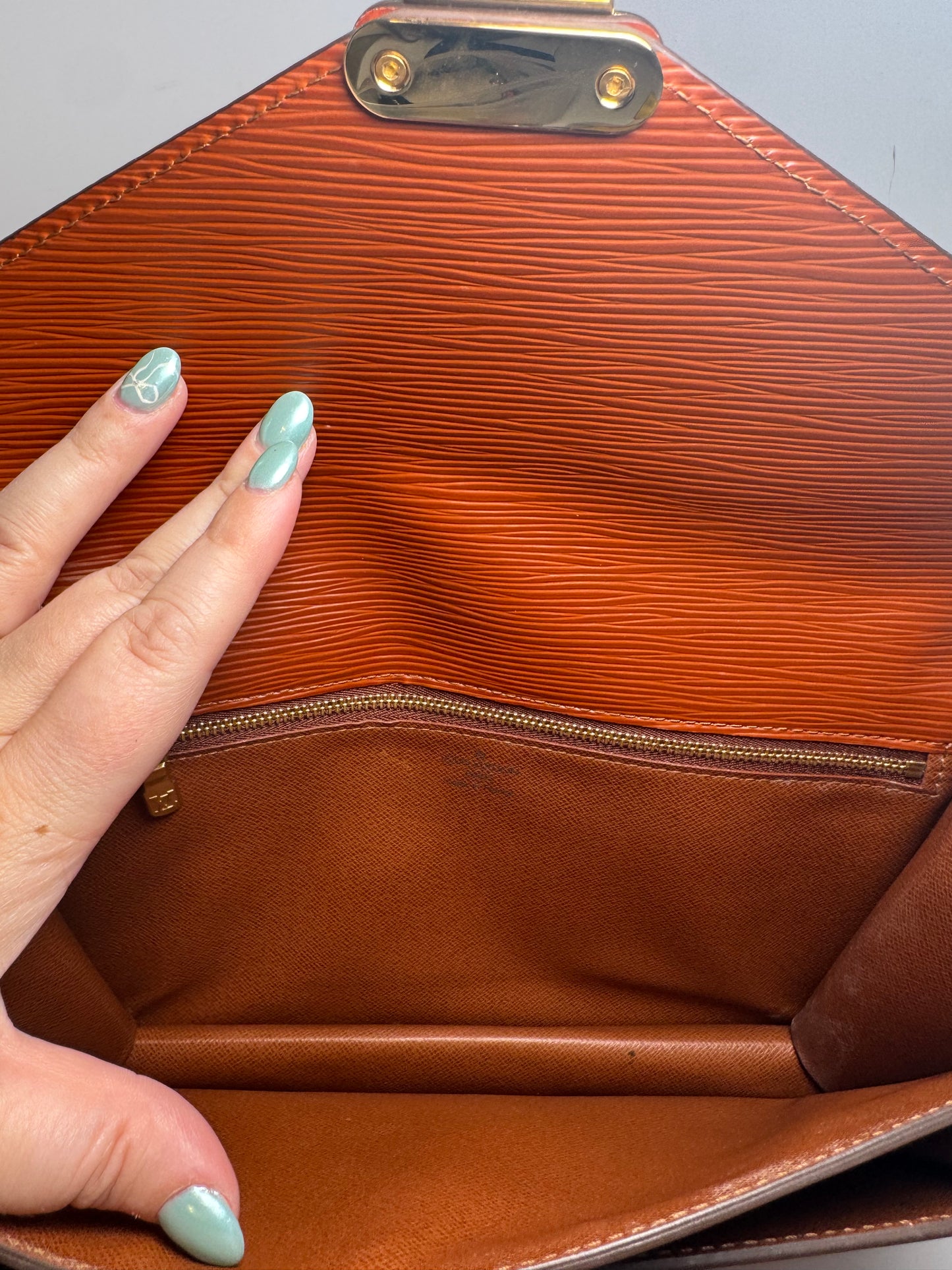 Louis Vuitton Epi Serie Draggone Clutch/Wristlet