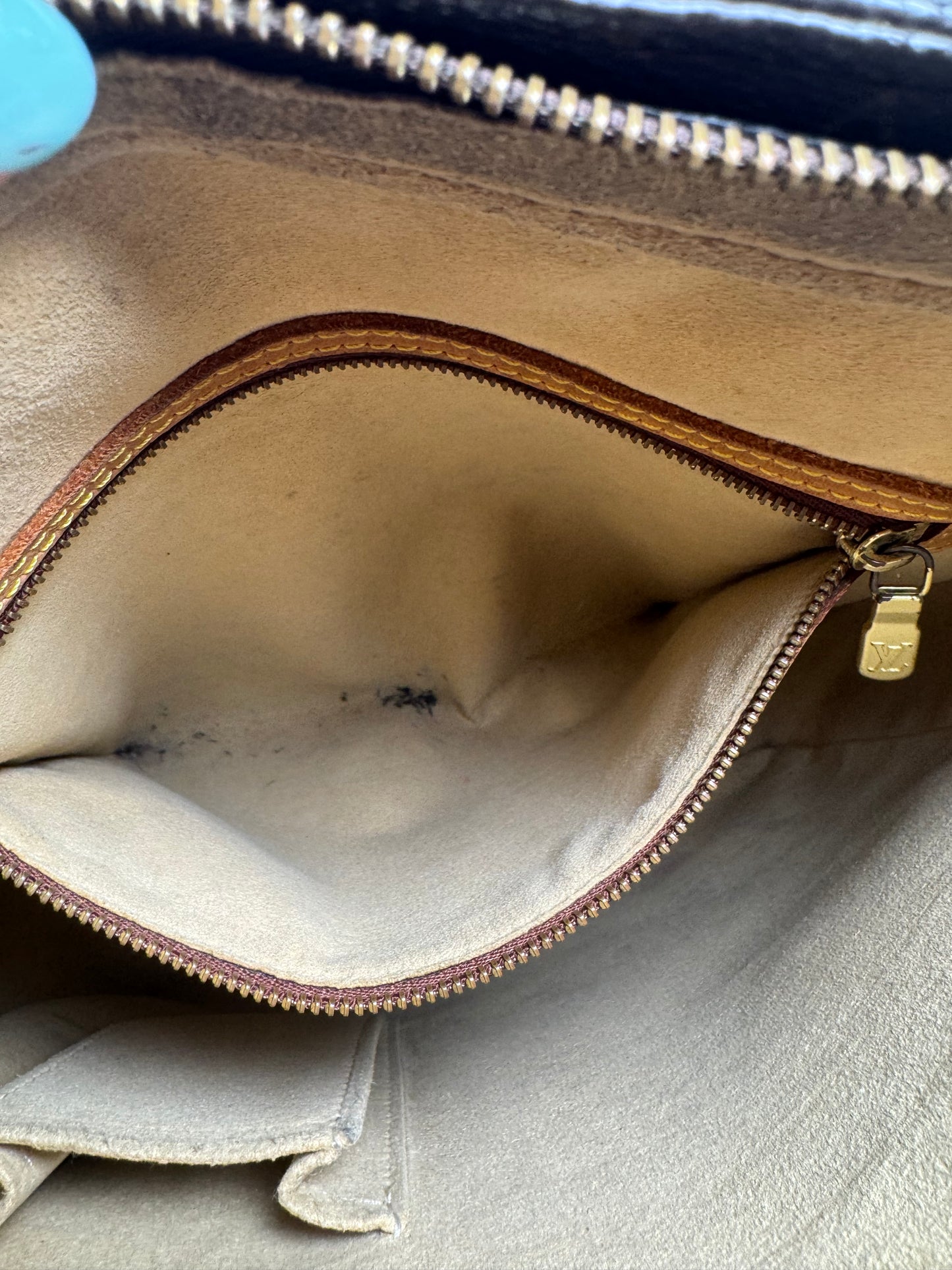 Louis Vuitton Looping GM Monogram Shoulder Bag