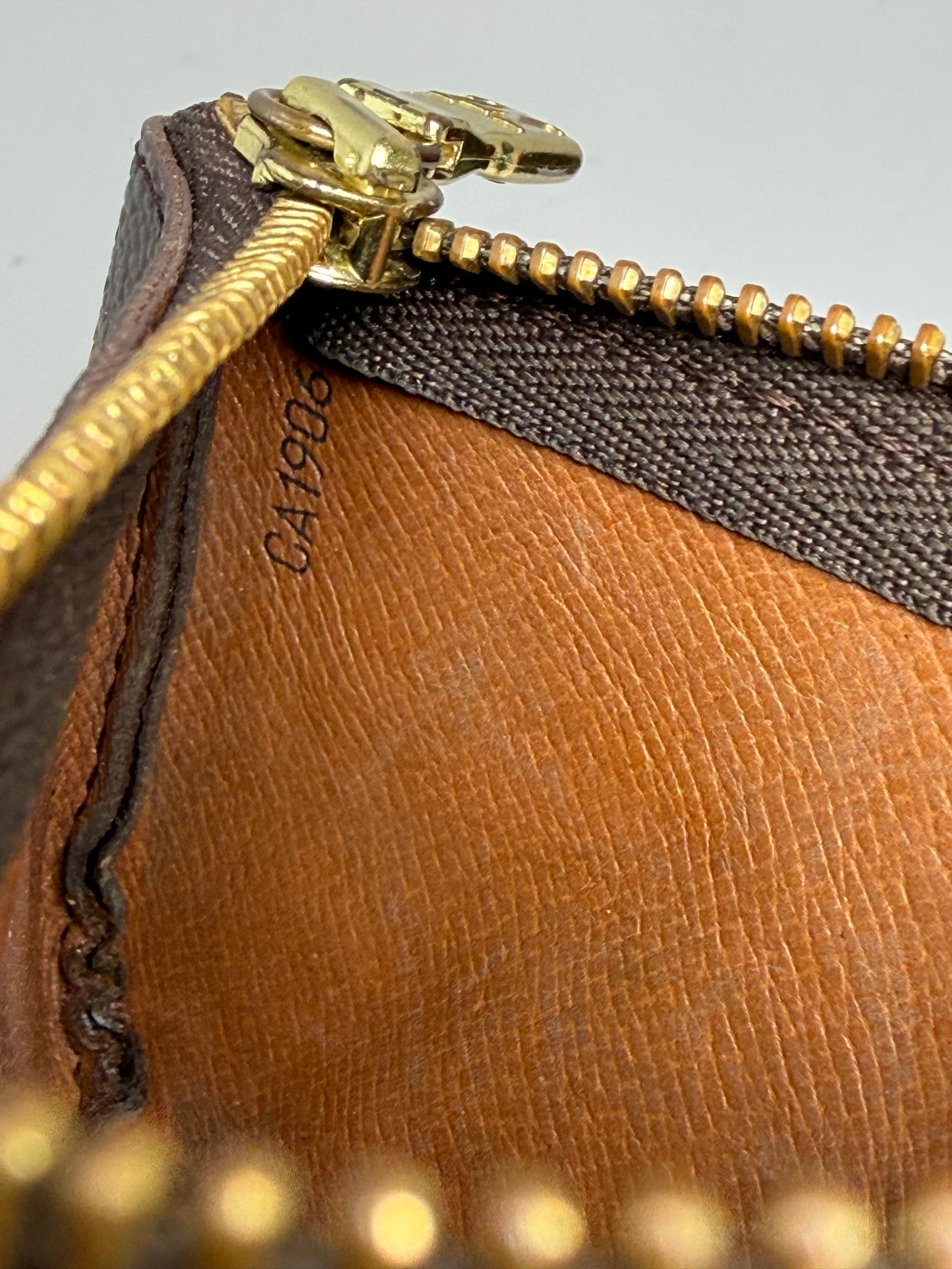Louis Vuitton Monogram Key Pouch/Key Cles