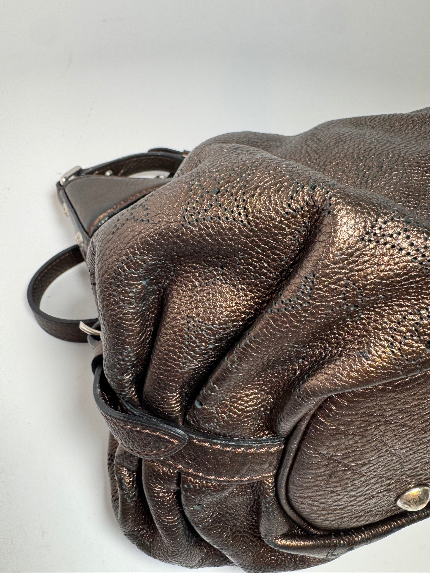Louis Vuitton Mahina XS Mordore Metallic Bronze Leather 2Way Shoulder Bag/Crossbody