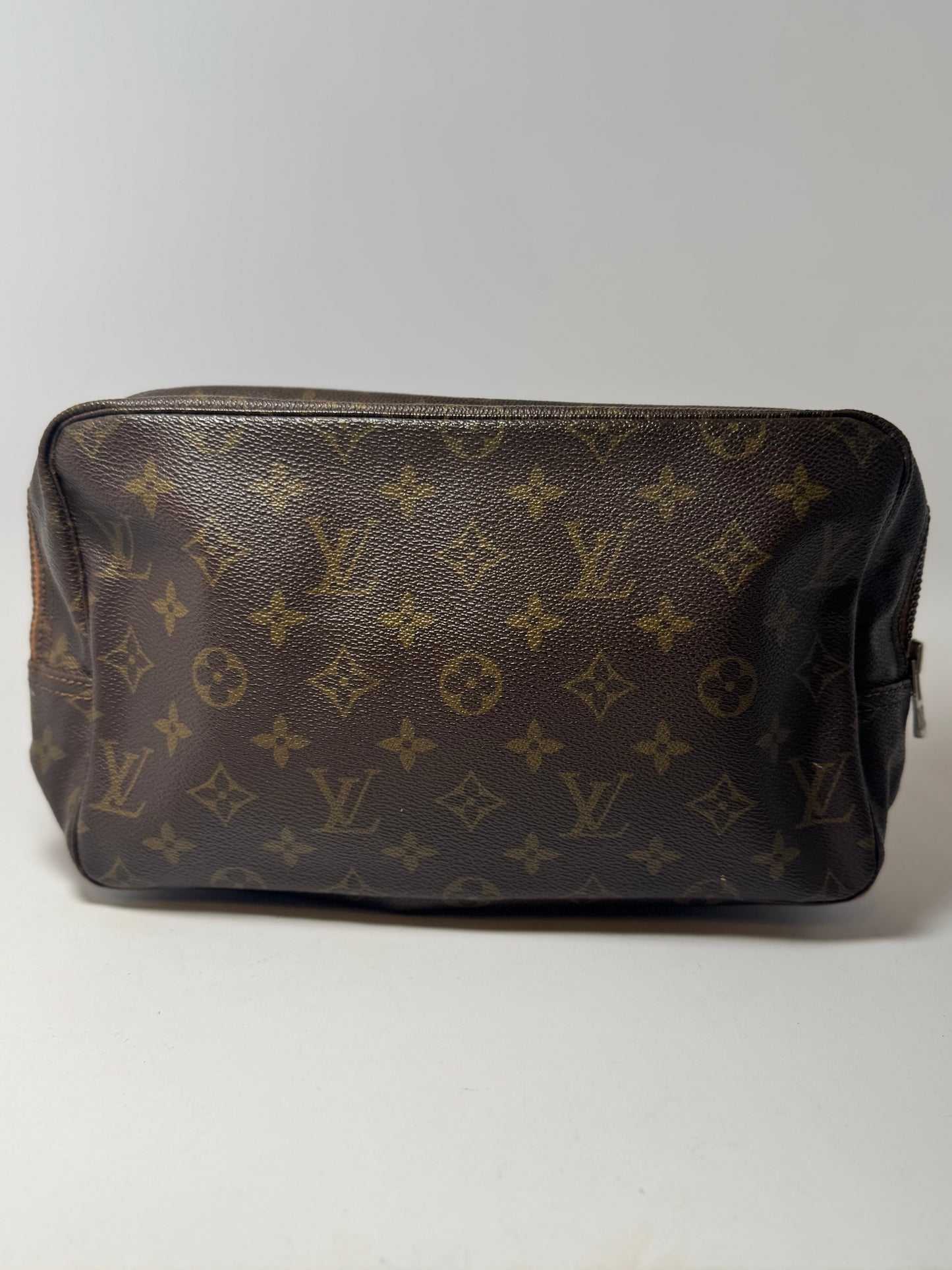 Louis Vuitton Trousse 28 Monogram Toiletry Pouch