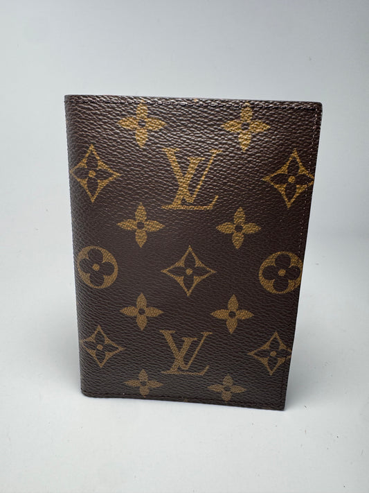 Louis Vuitton Passport Cover Monogram- Microchipped