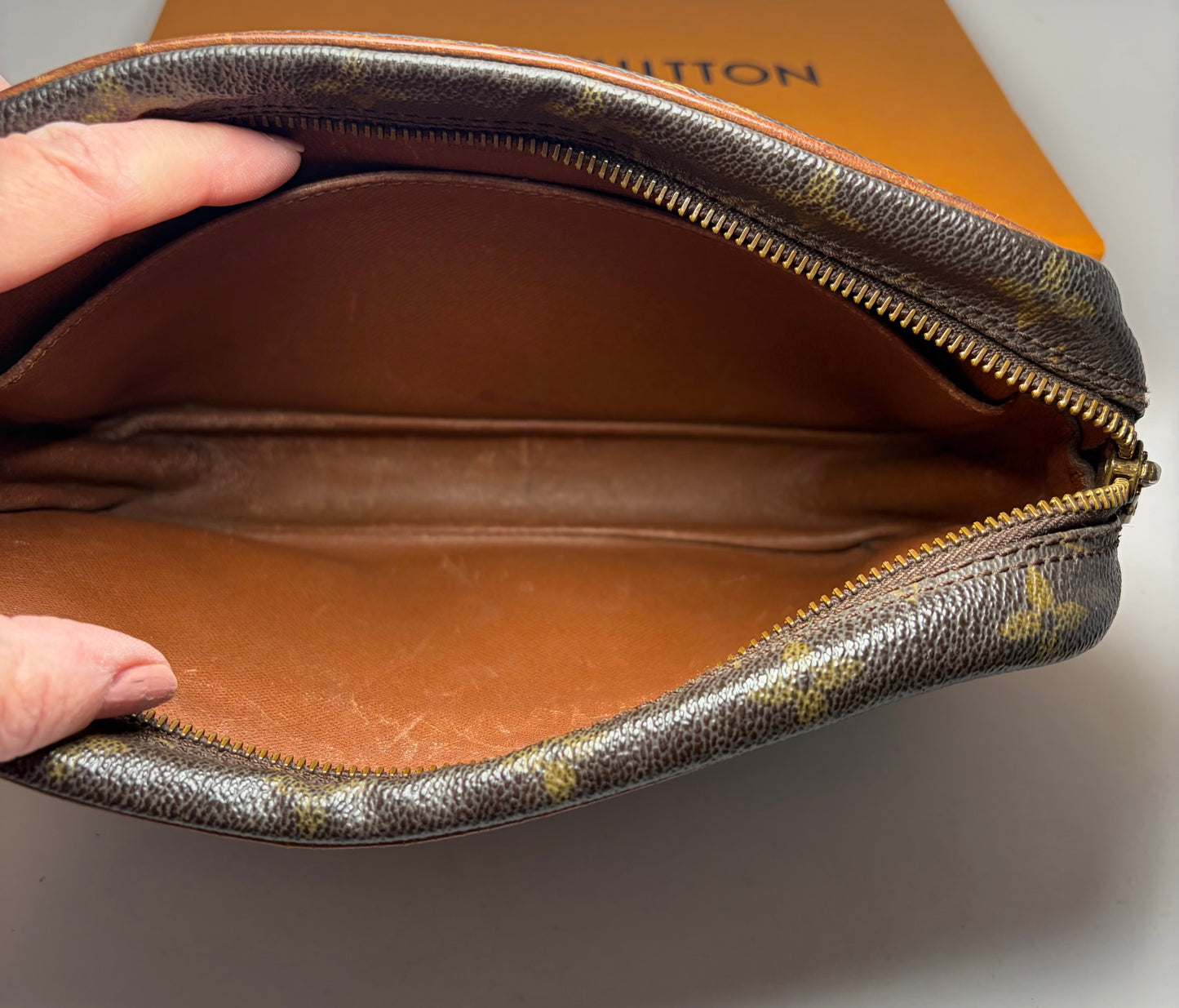 Louis Vuitton Compeigne 23 monogram clutch/pouch