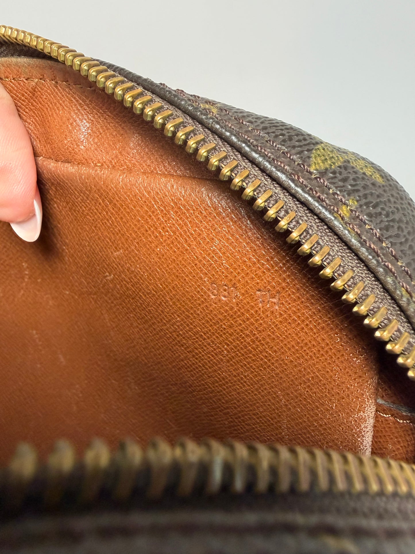 Louis Vuitton Compeigne 23 monogram toiletry bag