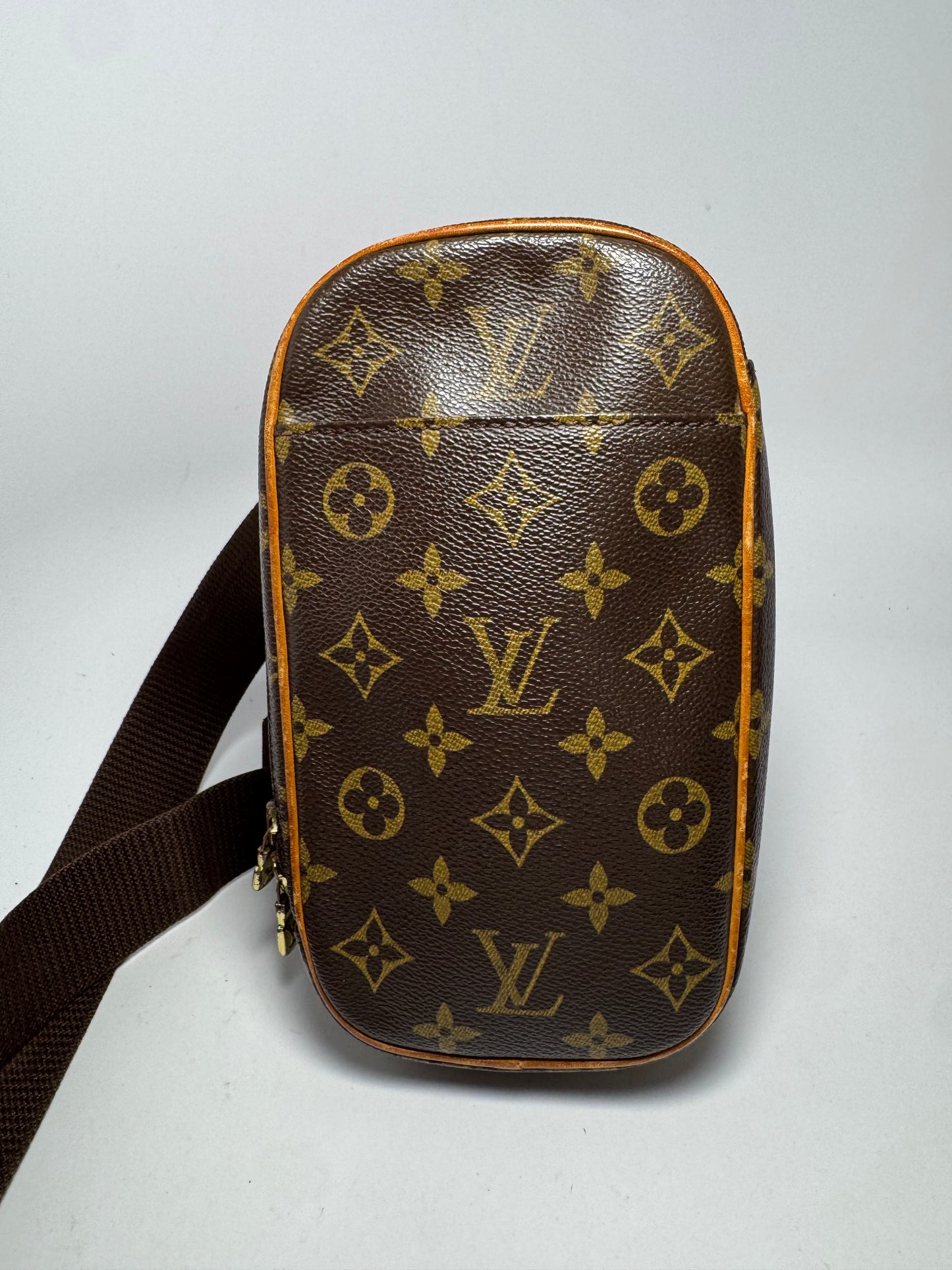 Louis Vuitton Pochette Gange Bum Bag/Sling Bag in Monogram
