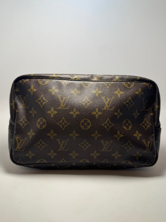 Louis Vuitton Trousse 28 Monogram Cosmetic Bag/Toiletry Bag