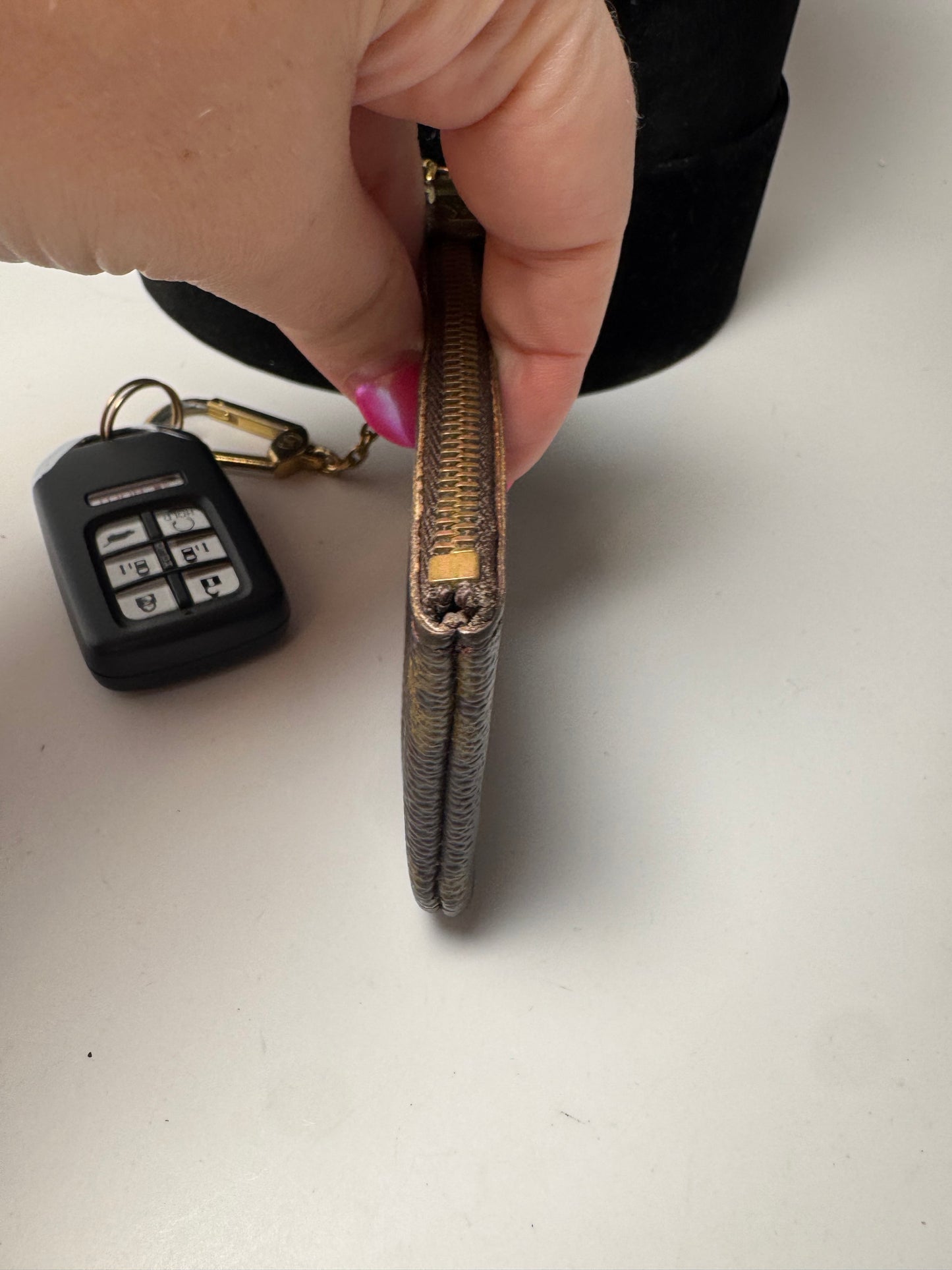 Louis Vuitton Monogram Key Pouch/Key Cles Fair Condition