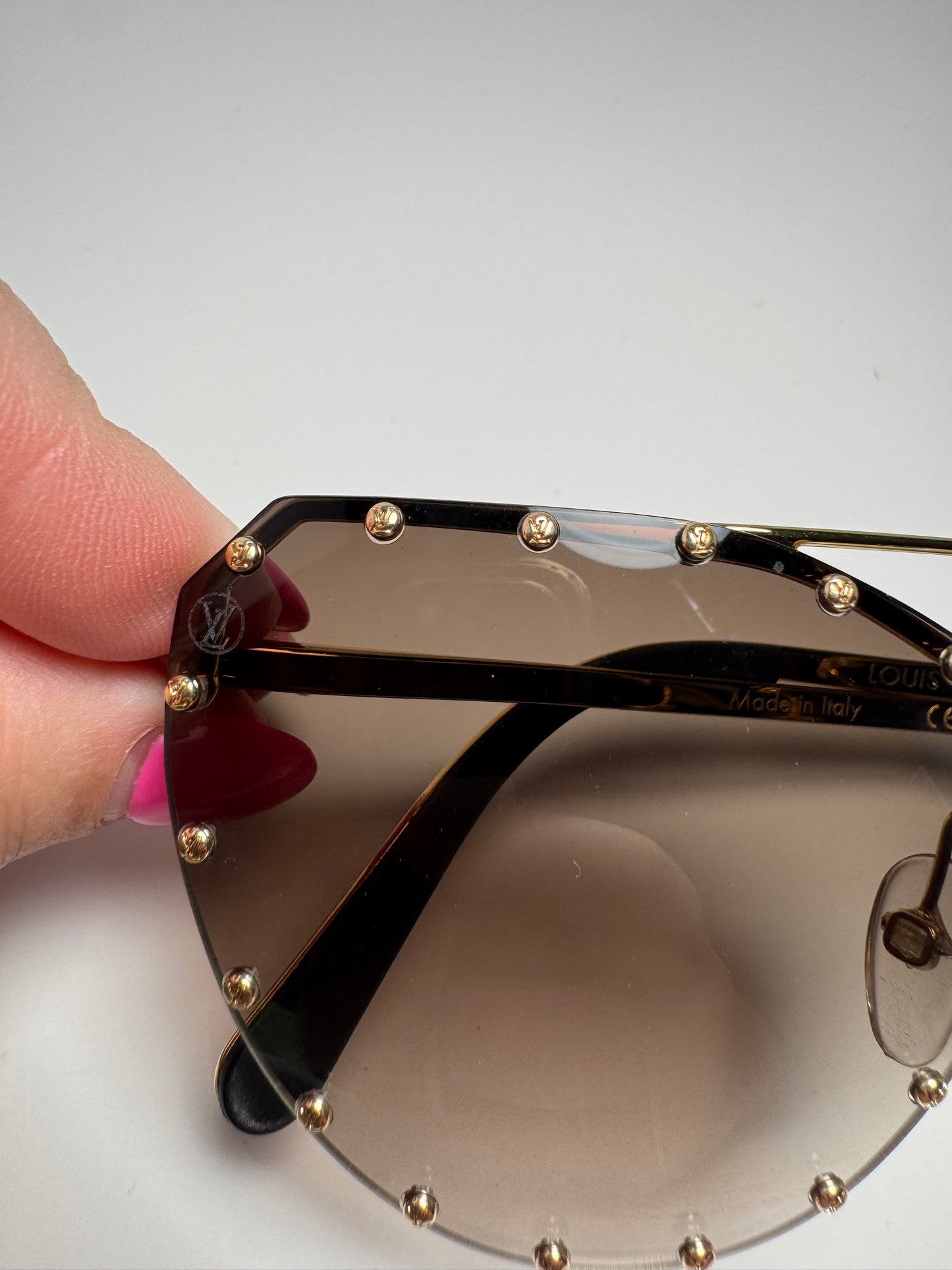 Louis Vuitton The Party Aviator Sunglasses – Gradient Brown with Gold Accents