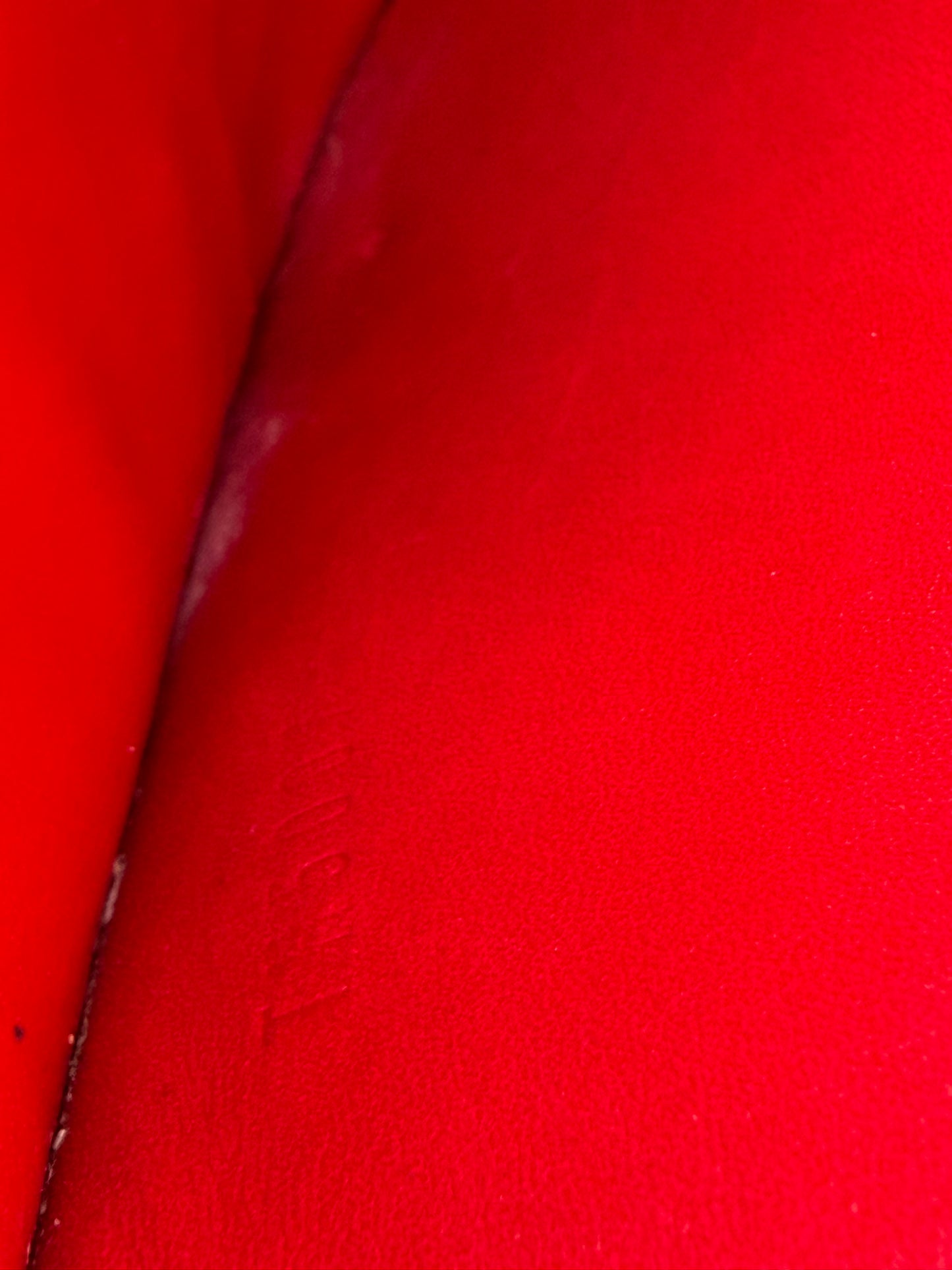 Louis Vuitton Sarah Red Vernis Monogram Wallet