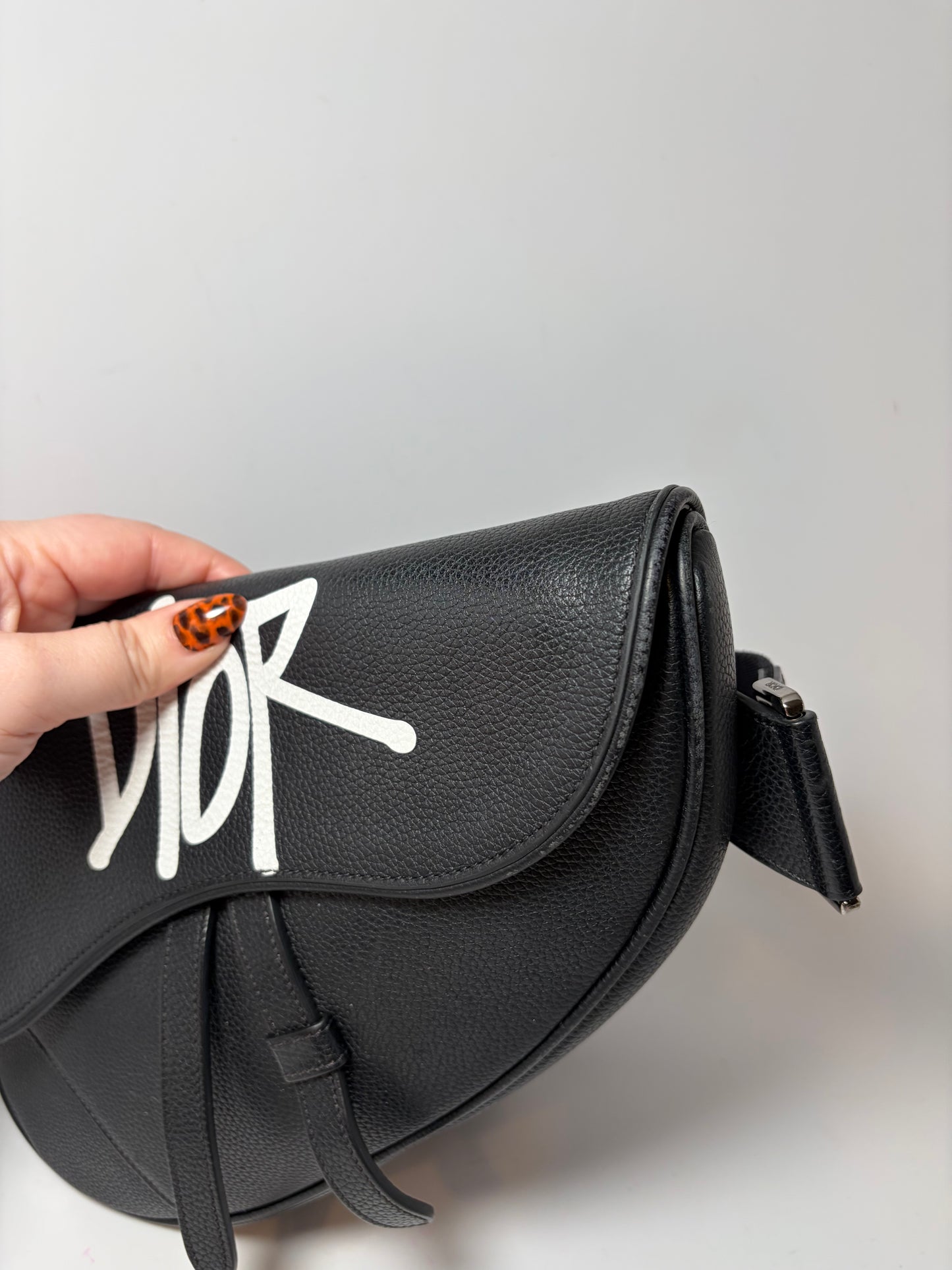 Christian Dior Black Leather Waist Bag/Crossbody Dior x Shawn Stussy Saddle Bag with Graffiti Logo Unisex