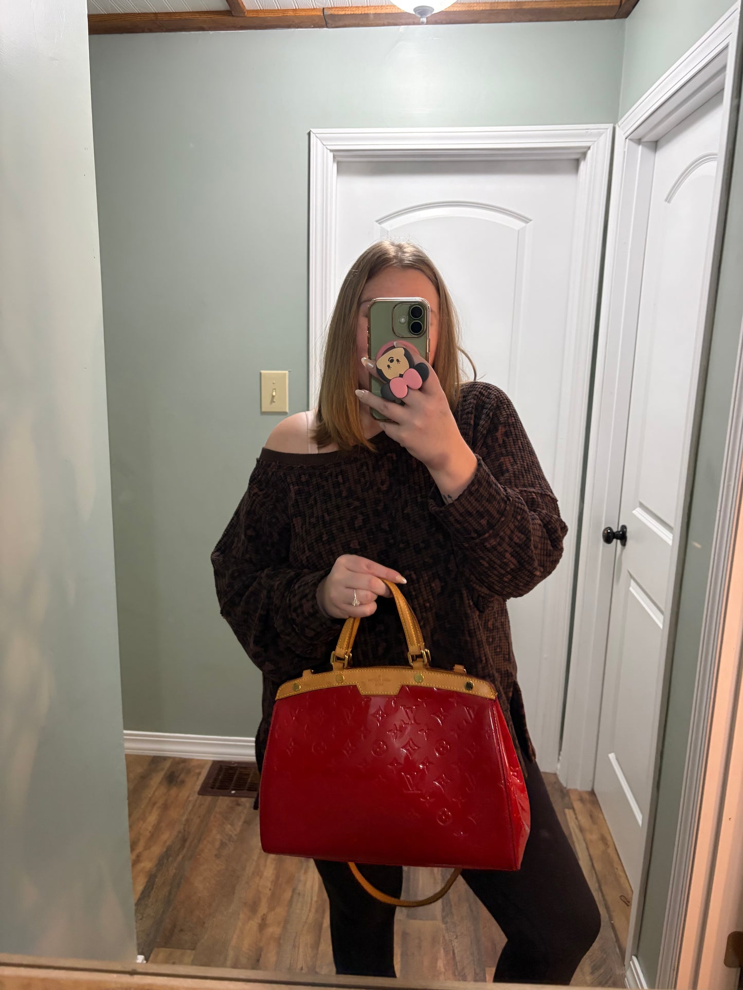 Louis Vuitton Brea MM Rose Red Vernis Leather Bag/Shoulder Bag