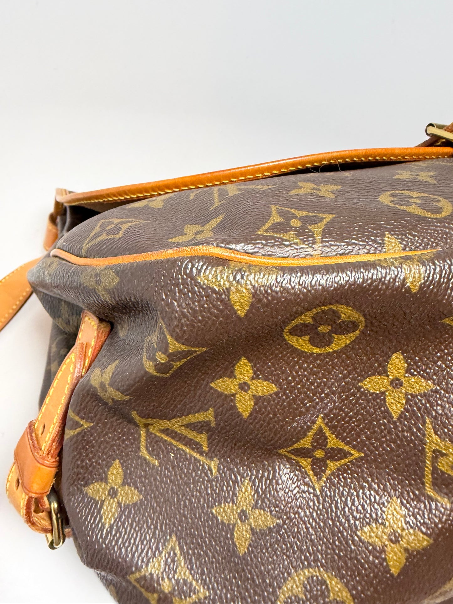 Louis Vuitton Samur 35 Monogram Crossbody
