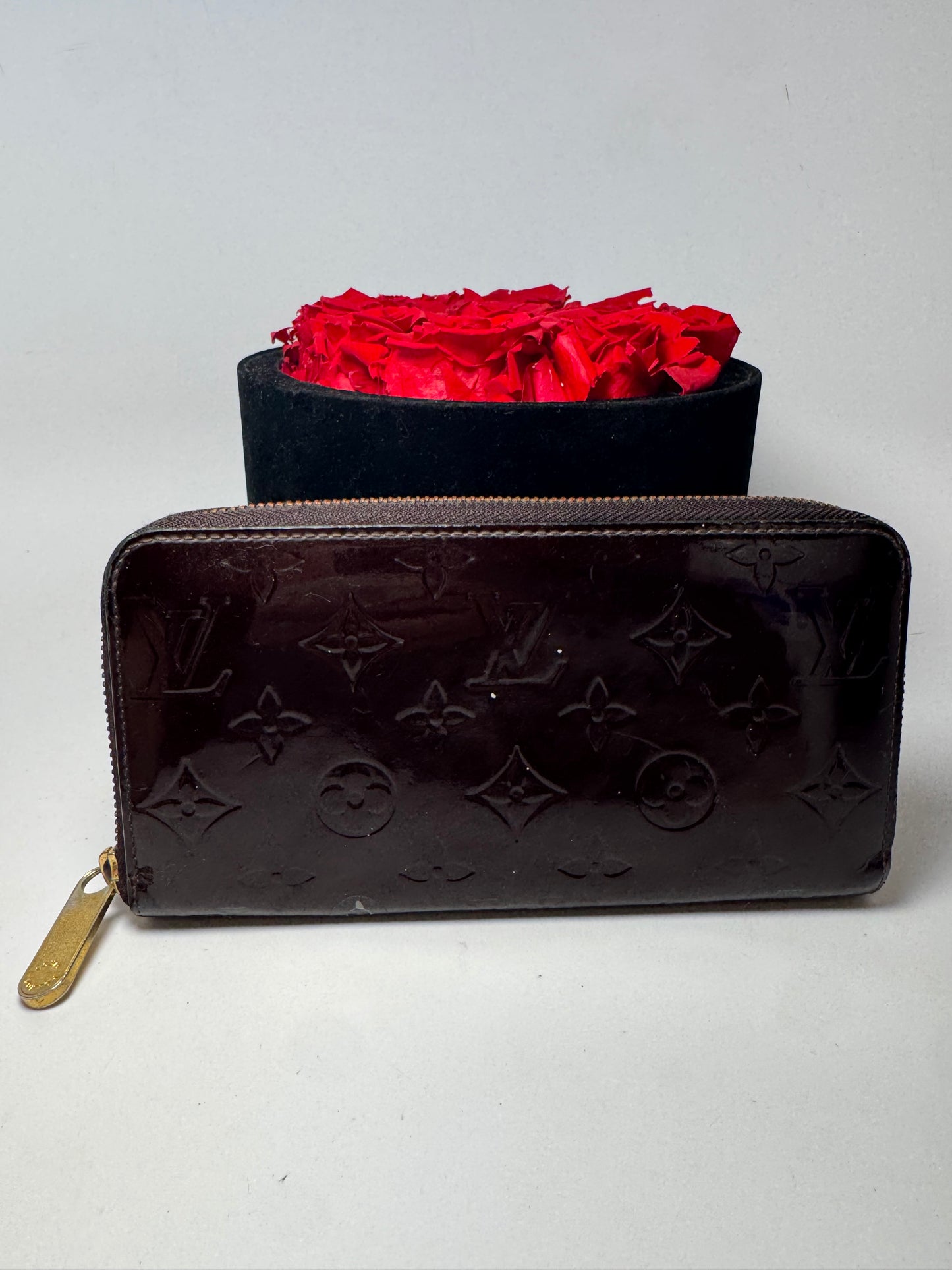 Louis Vuitton Plum Vernis Leather Zippy Wallet