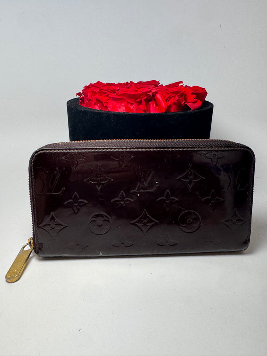 Louis Vuitton Plum Vernis Leather Zippy Wallet