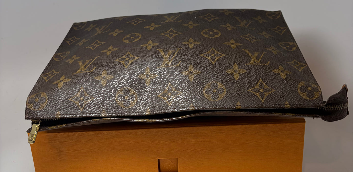 Louis Vuitton Toiletry Pouch 26 Monogram