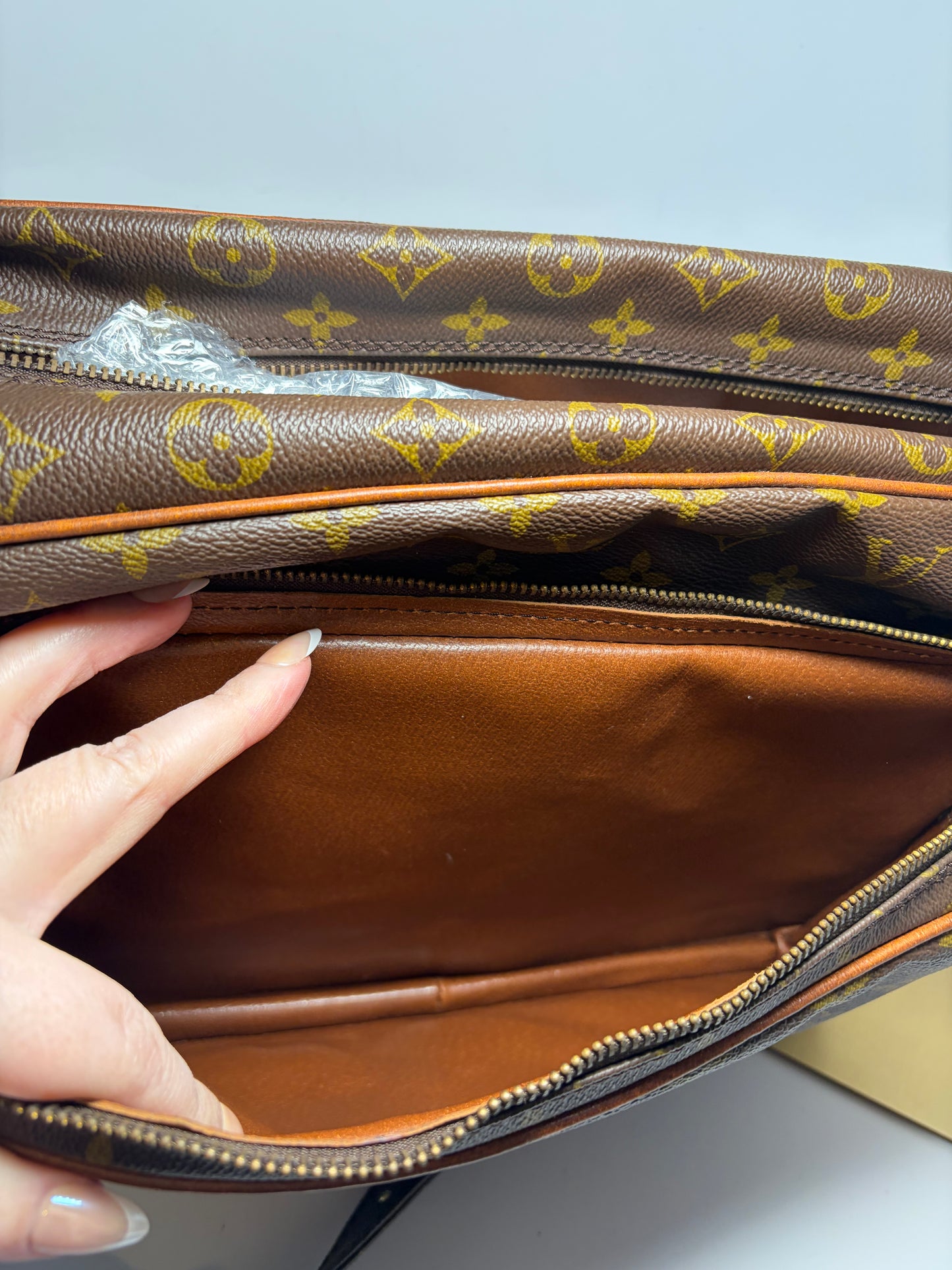 Louis Vuitton Nile GM Monogram Shoulder Bag