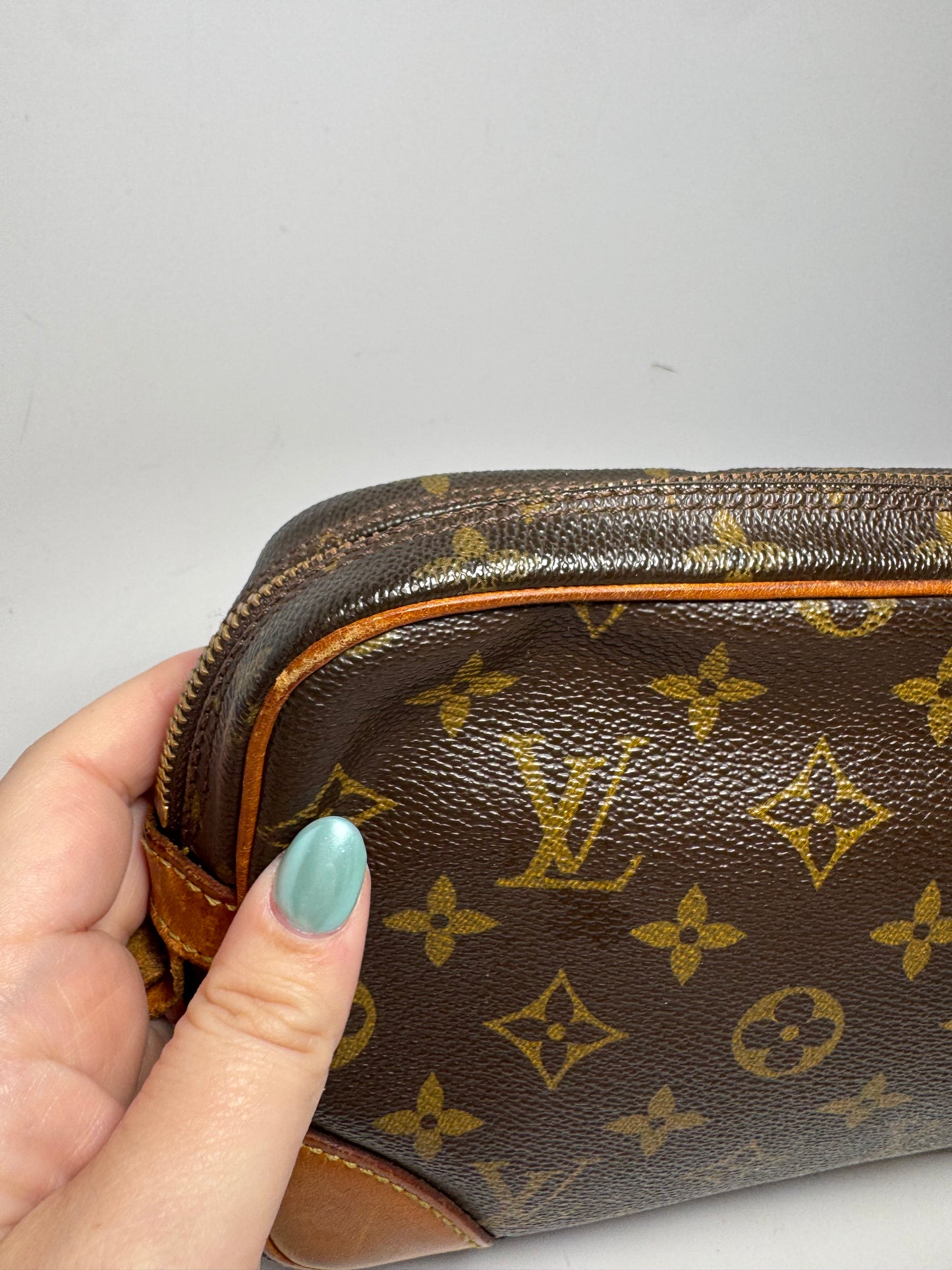 Louis Vuitton Marley Draggone Clutch Monogram  Fair Condition