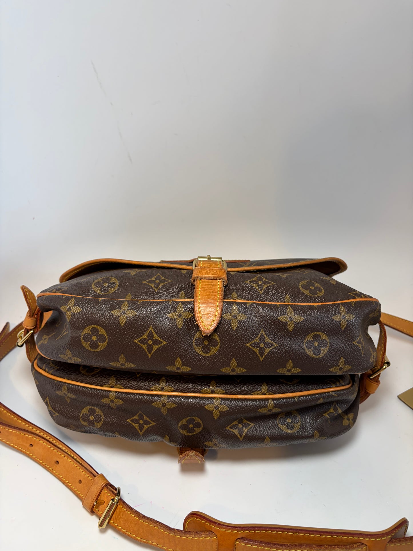 Louis Vuitton Saumur 30 Monogram Crossbody w/COA