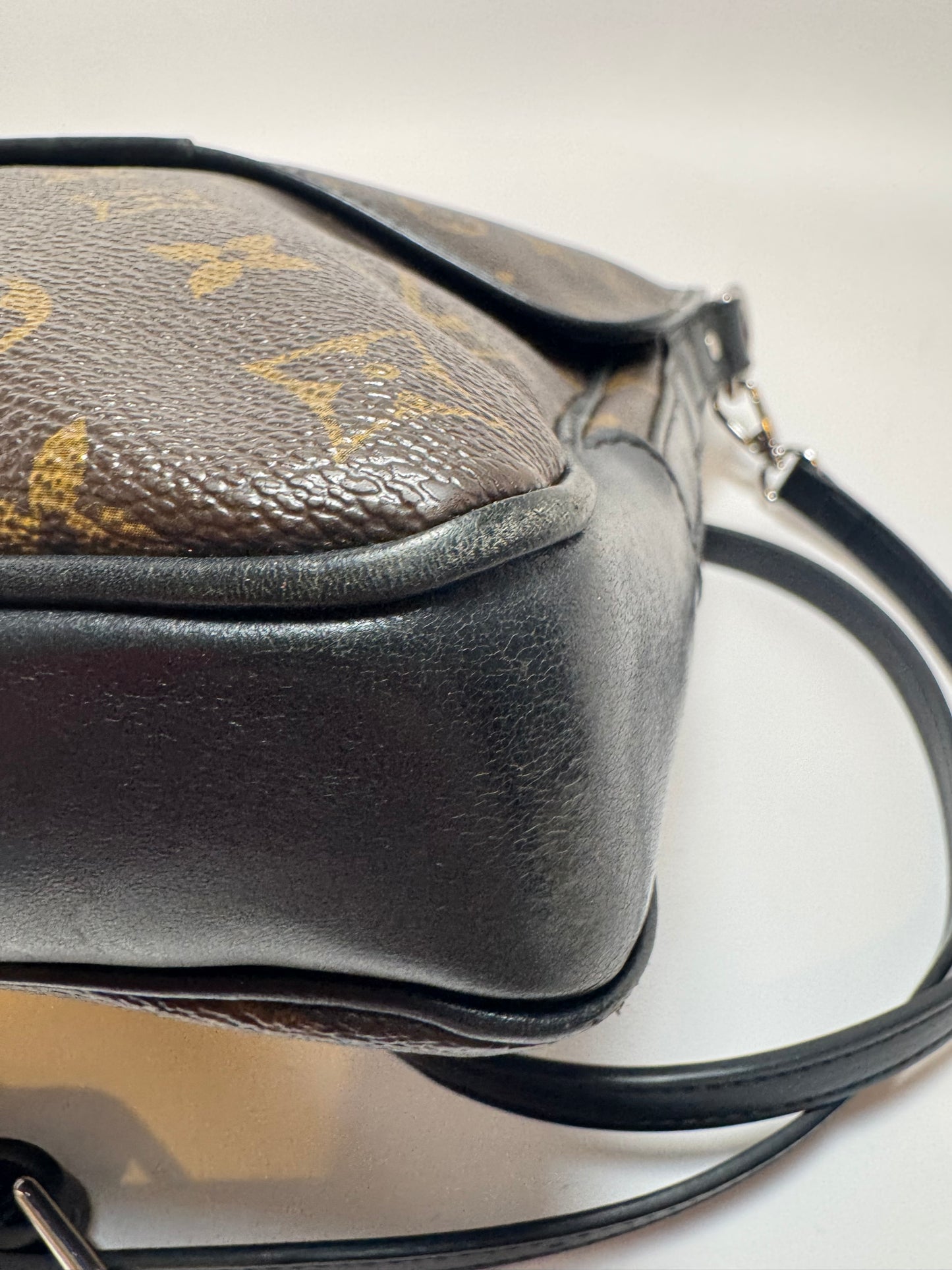 Louis Vuitton Macassar Bass GM Black Leather & Monogram Crossbody