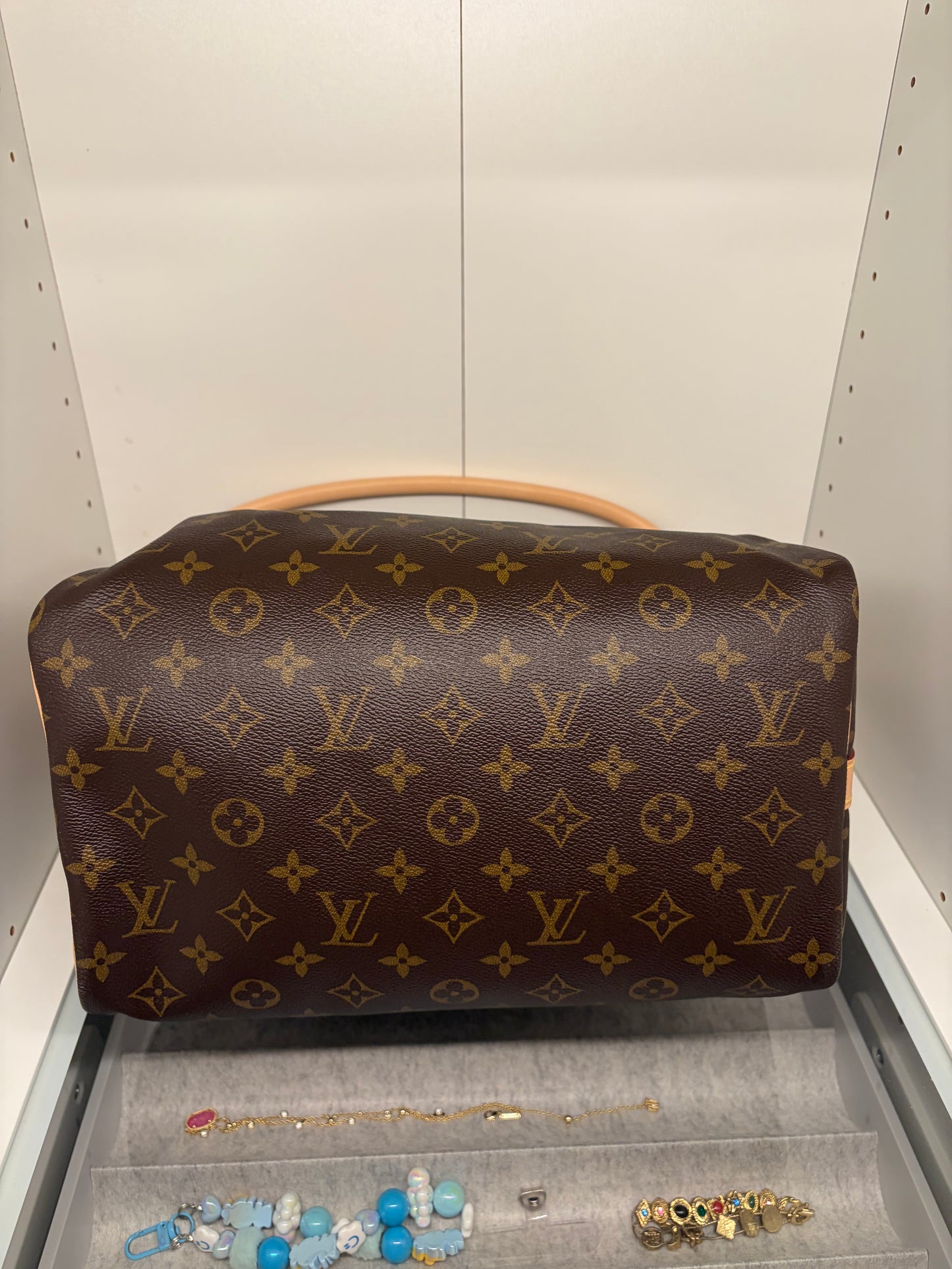 Louis Vuitton Speedy 30 Bandoulière Monogram w/COA Excellent Condition