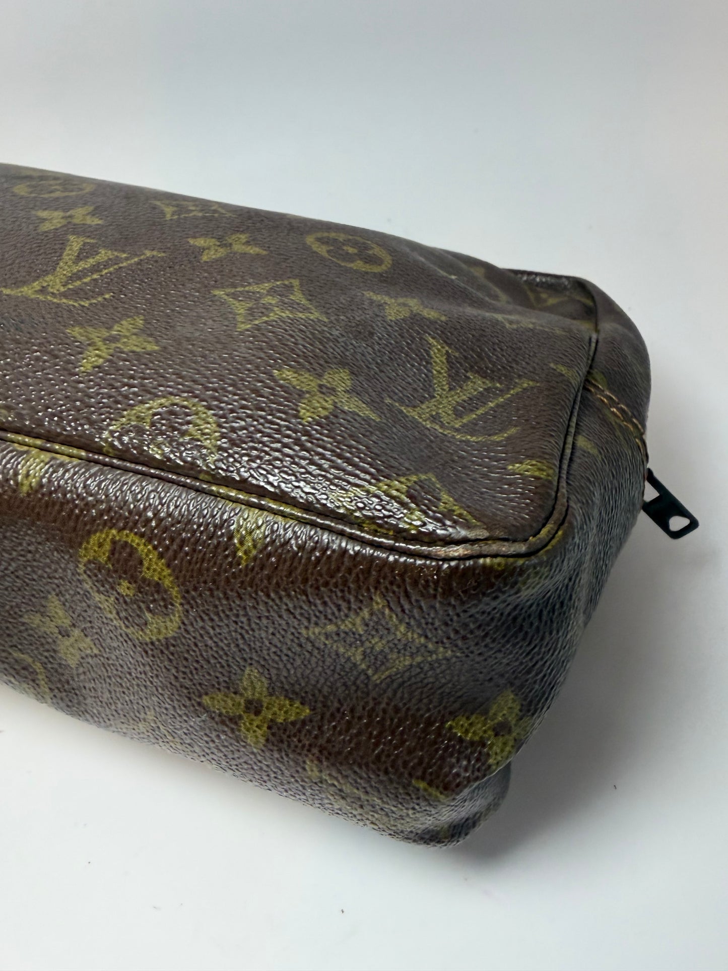 Louis Vuitton Trousse 28 Monogram Pouch/Toiletry Bag
