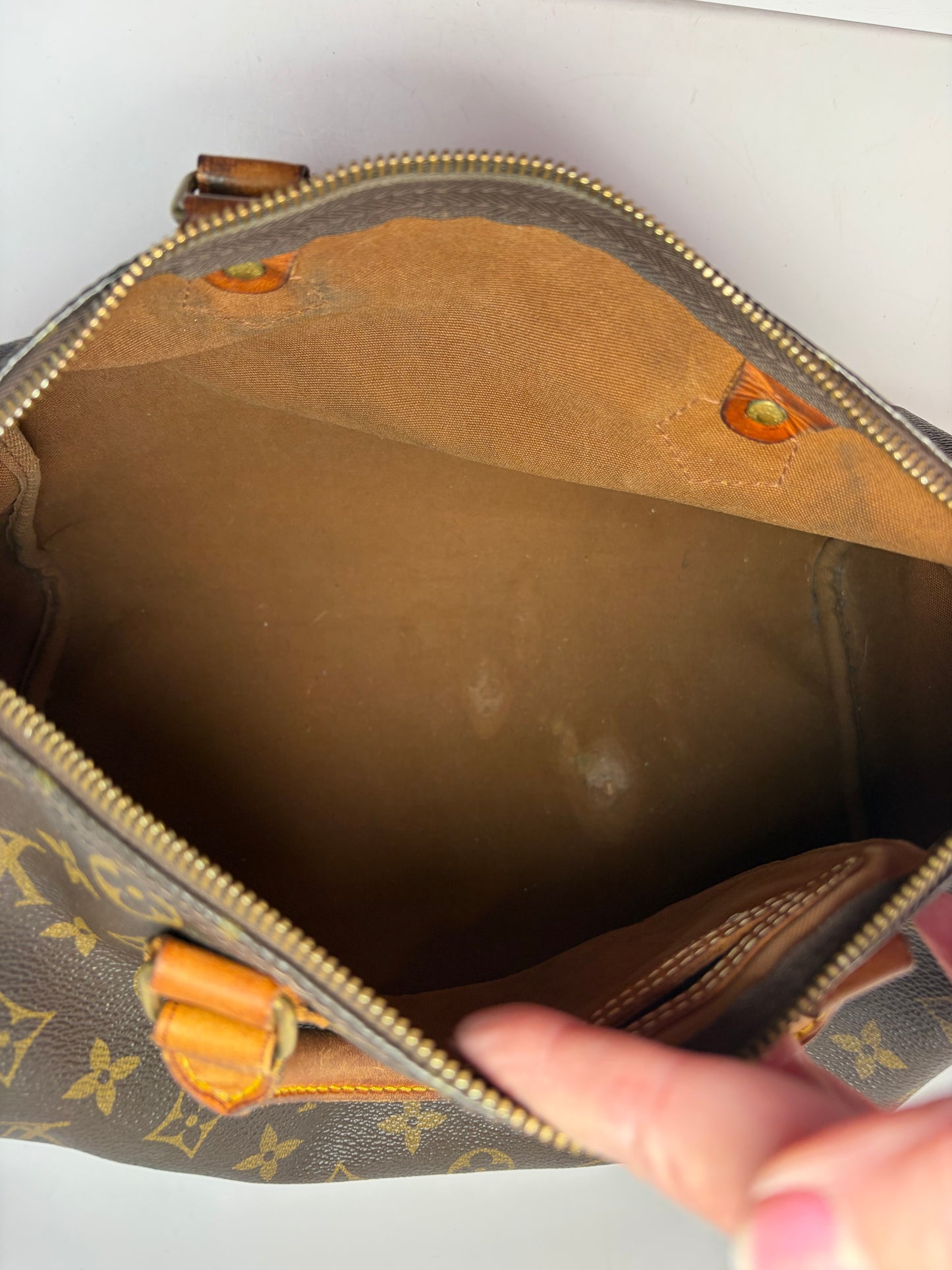 Louis Vuitton Speedy 30 Monogram w/Certificate of Authenticity