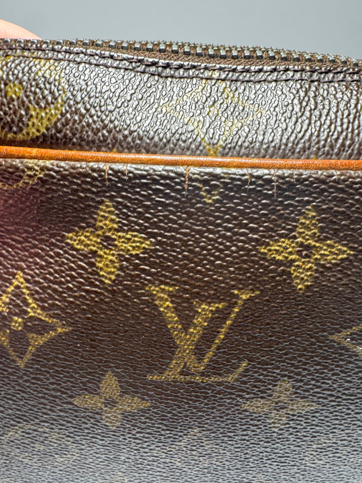 Louis Vuitton Compeigne 23 Monogram Toiletry Bag/Clutch
